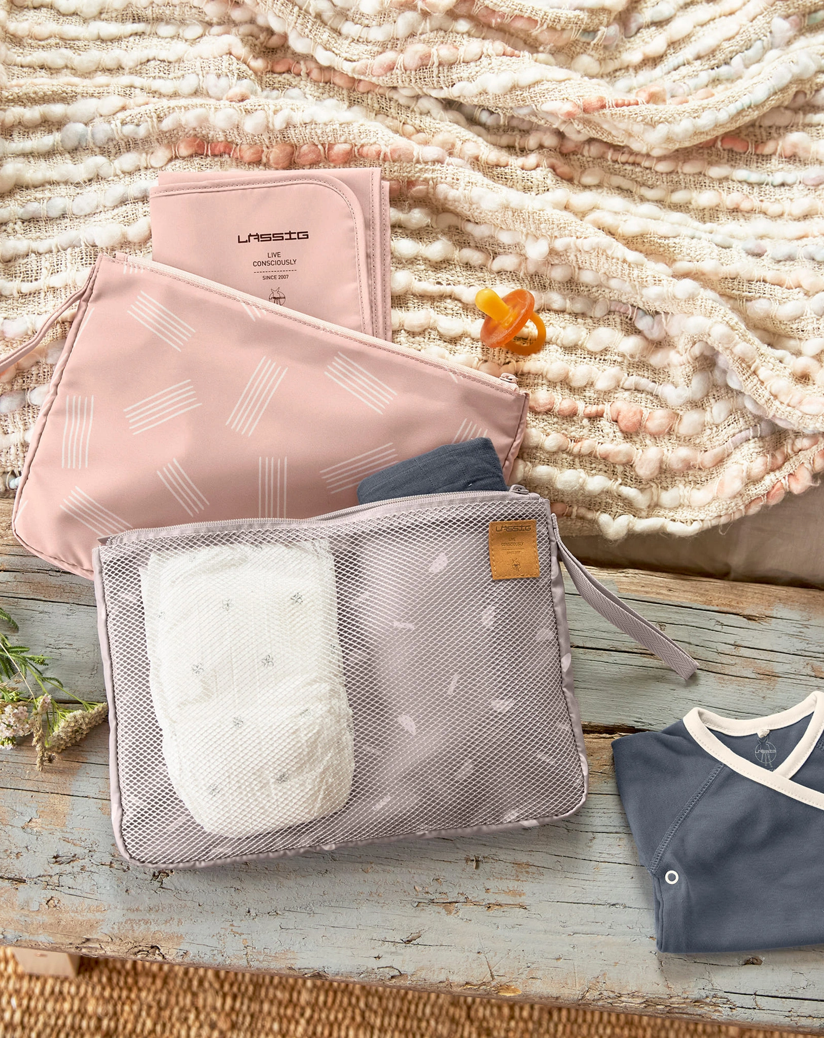 Organizer NURSERY CADDY - SOFT STRIPES in rose