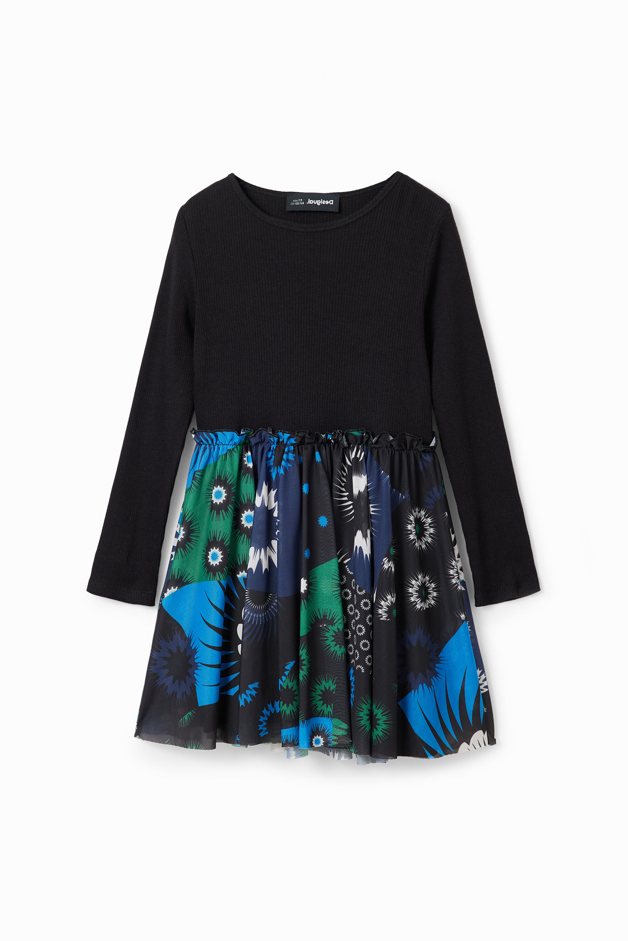 vestido com aplicações geométricas