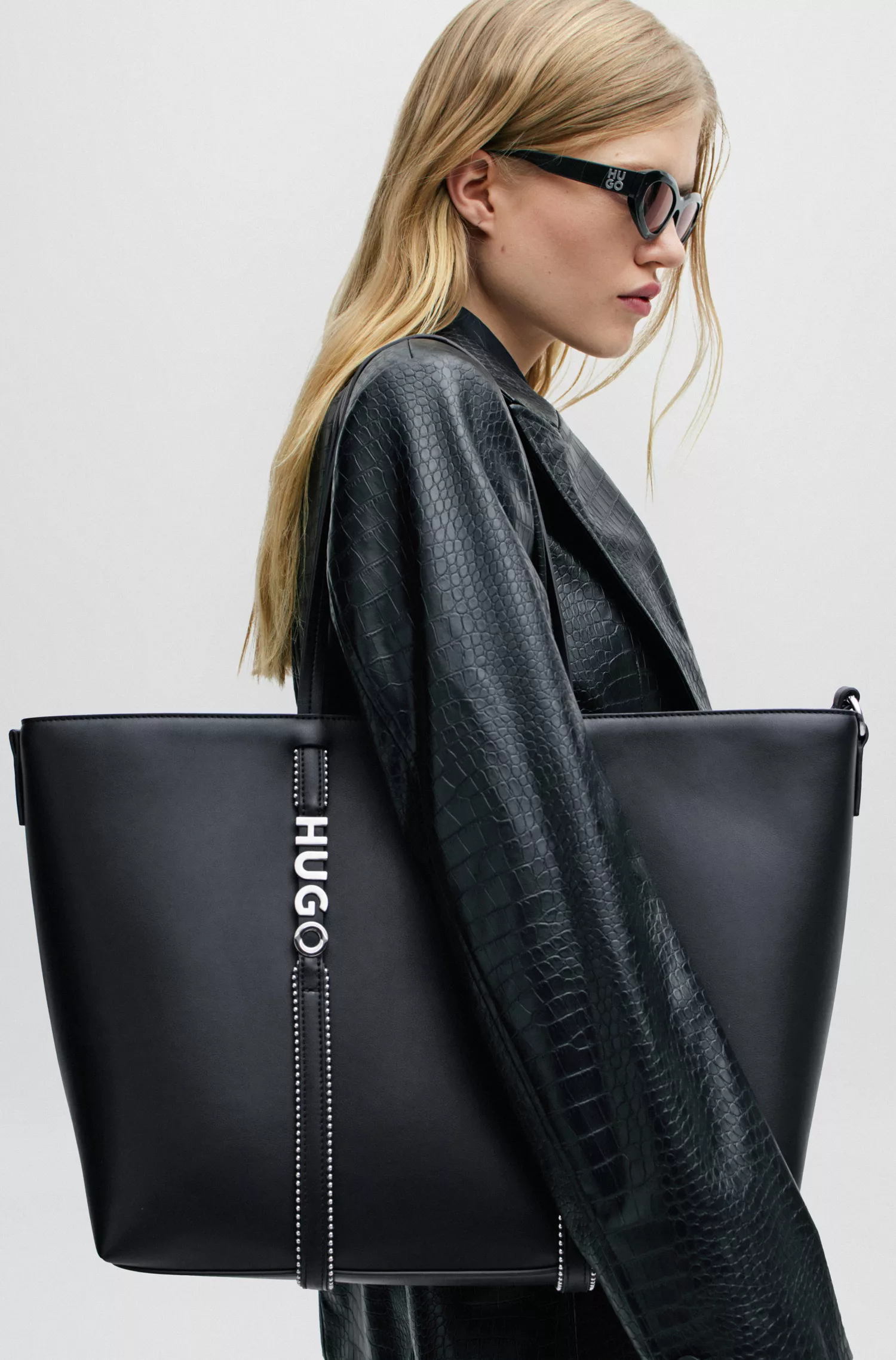 Bolsa de compras HUGO vermelha em couro sintético com detalhe do logotipo