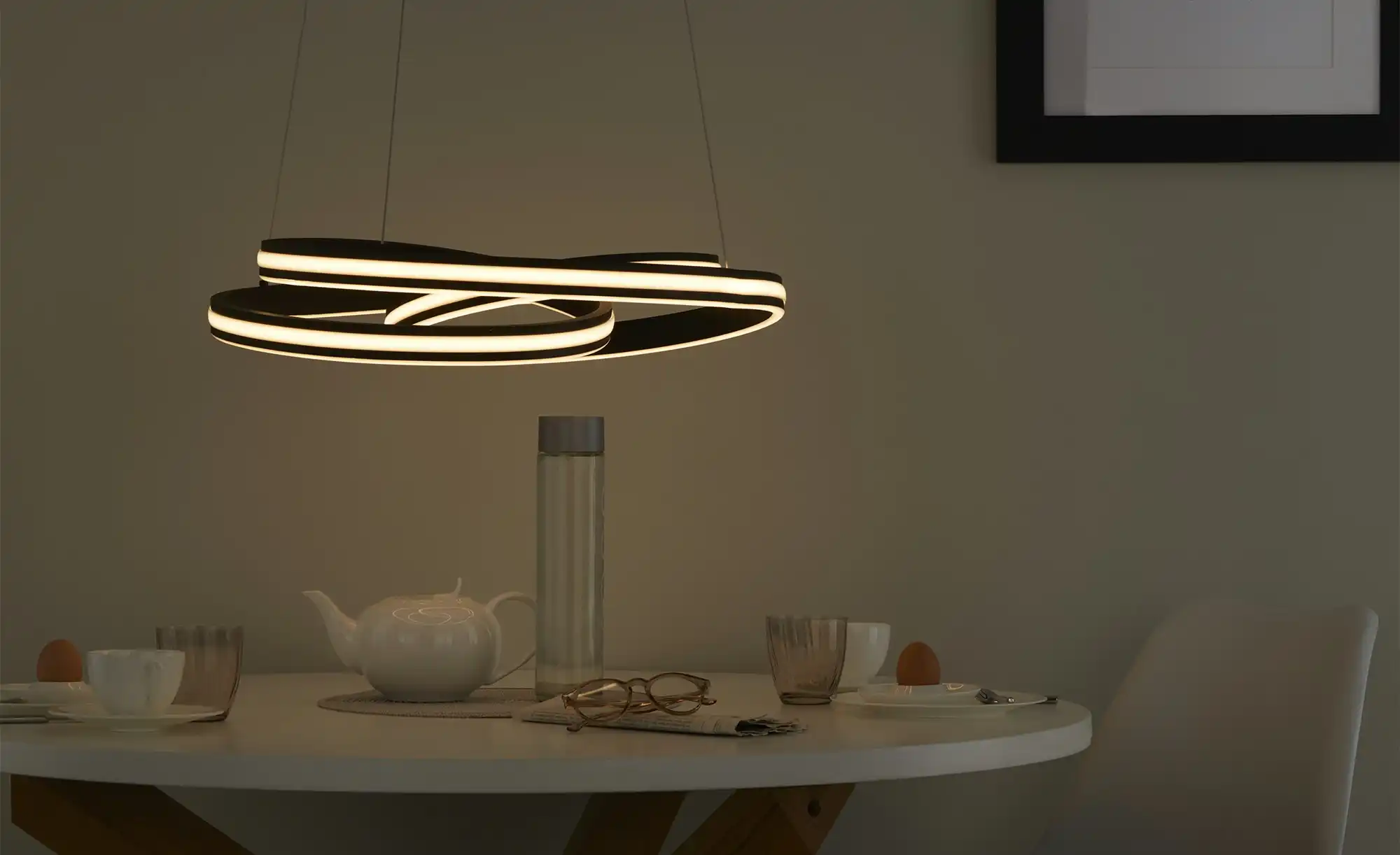 Trio LED-Pendelleuchte, schwarz ´gedreht´