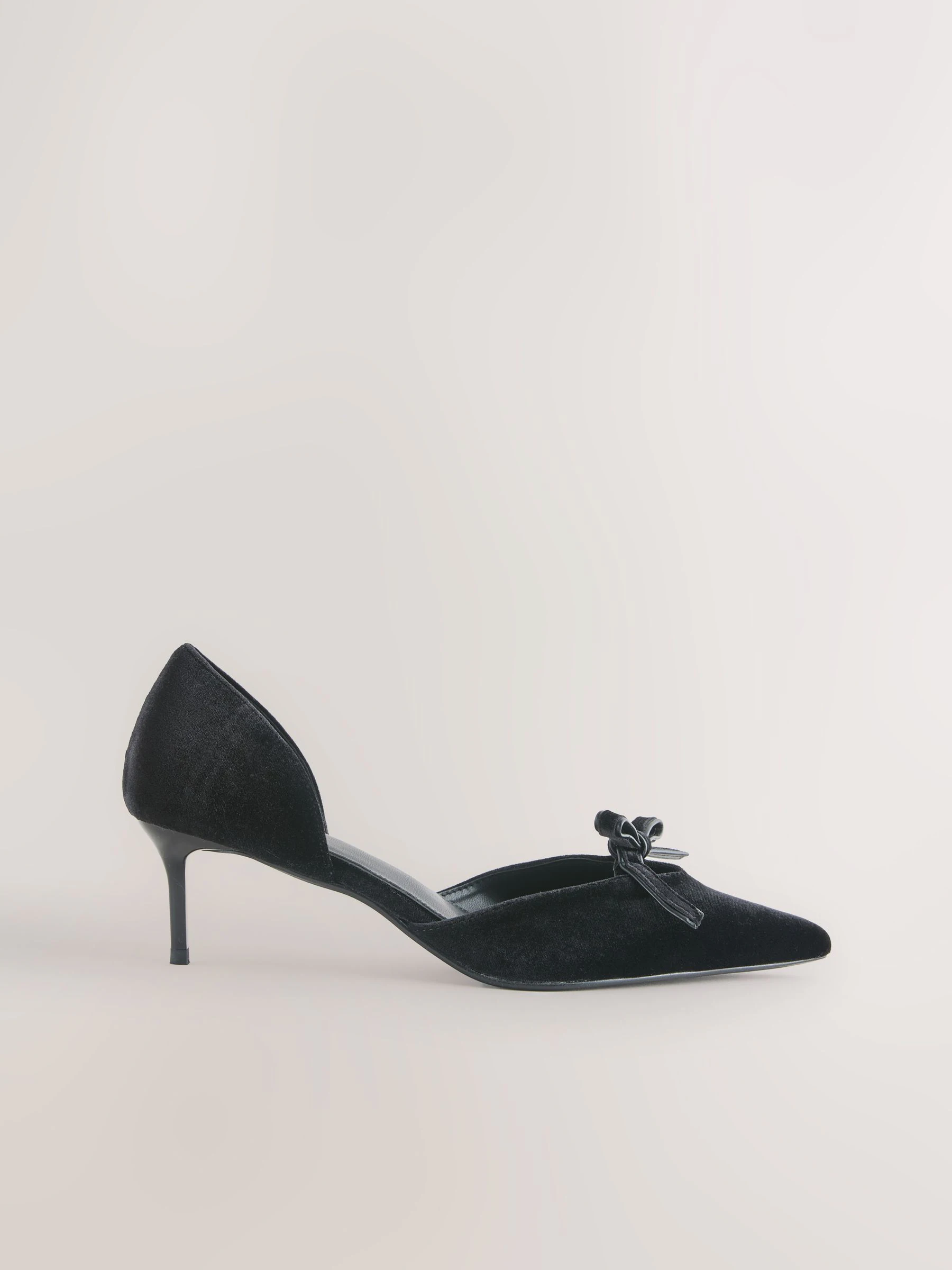 Zwart - Forever Comfort® Velvet Bow Pointed Toe Two Part Heels
