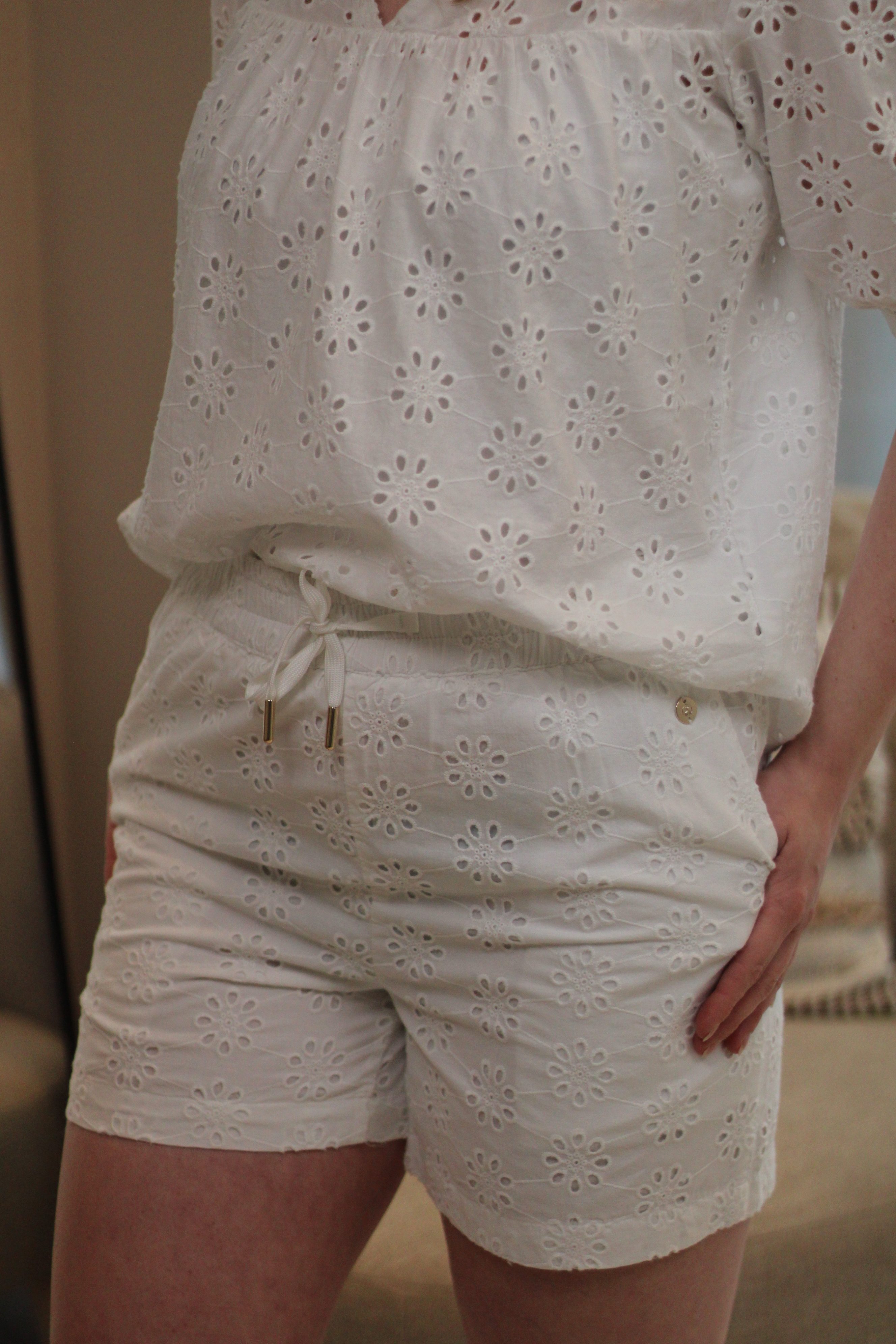 Rino & Pelle - Duwa Shorts With Embroidery - White