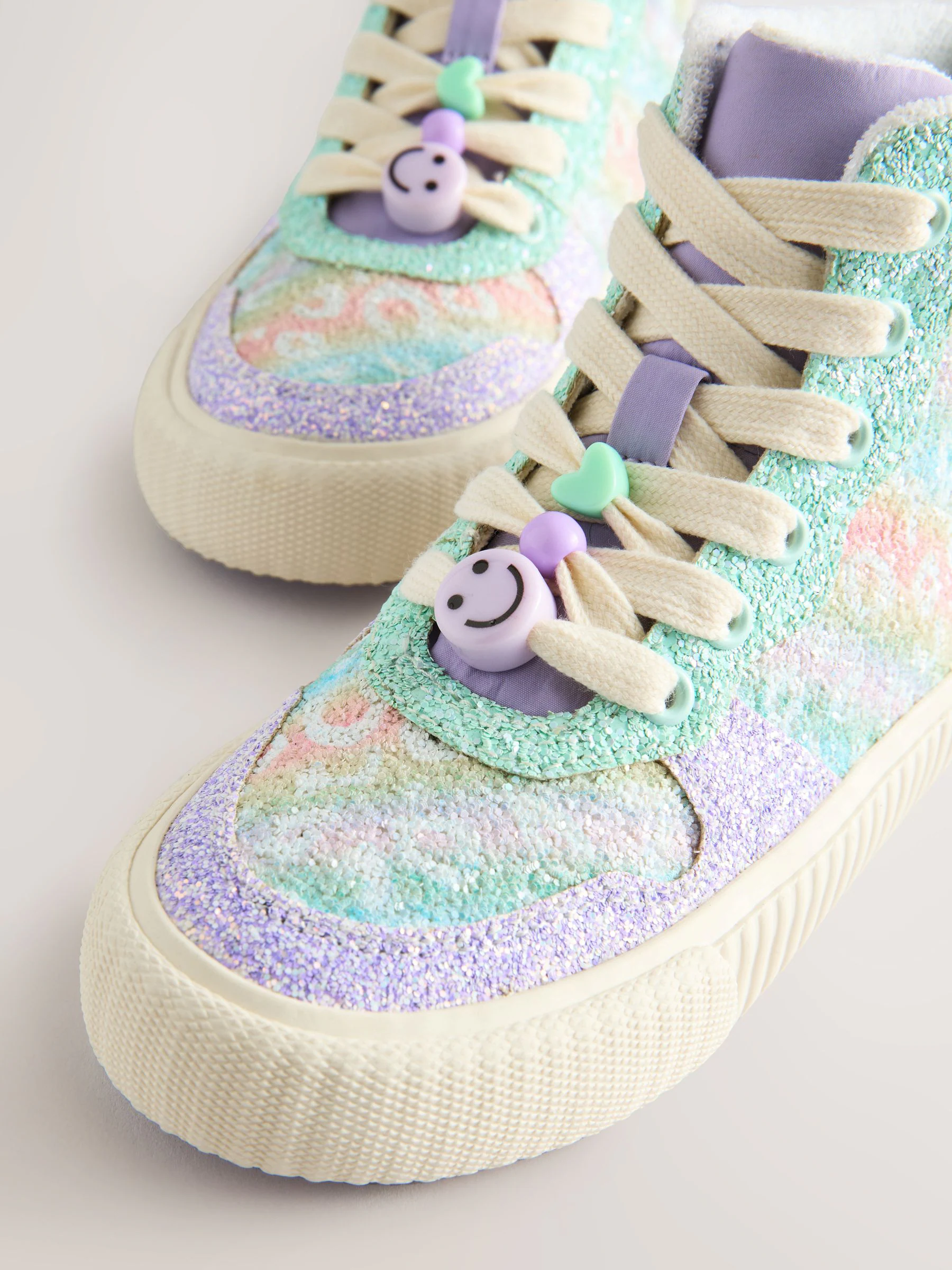 Regenboogkleurige glitters - Hoge sneakers met veters