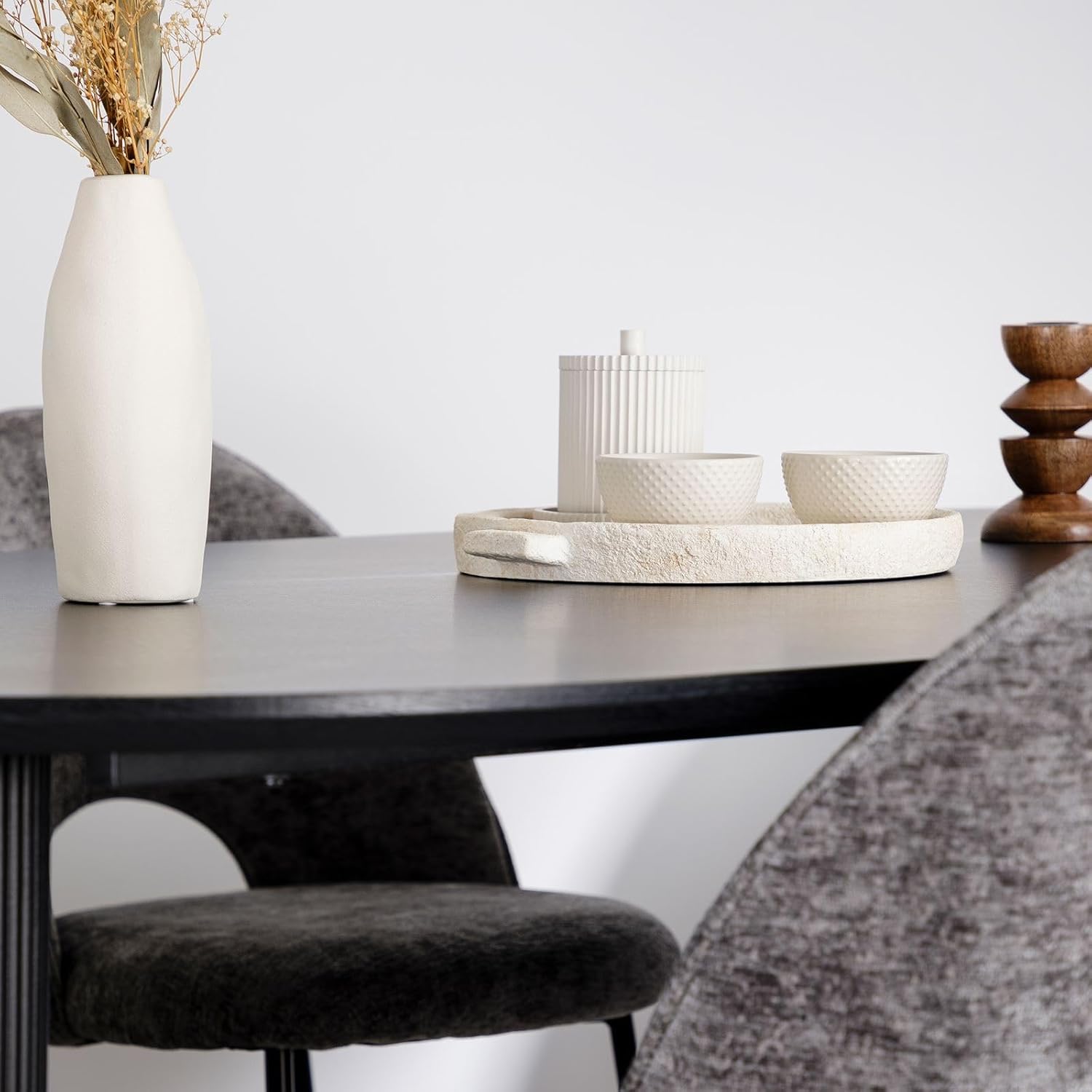 IDIMEX Esstisch Donovan 200x100 (BxT), Schwarz – ovaler Esszimmertisch mit modernen Tischbeinen aus Metall im Rillendesign, Tischplatte in schwarzer Holzoptik MDF