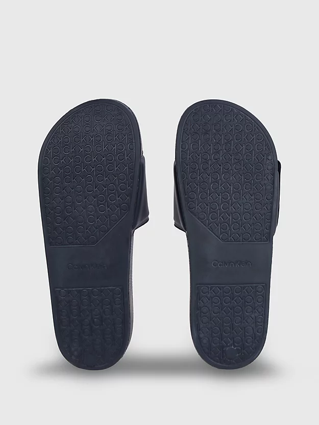 Chinelo com logotipo