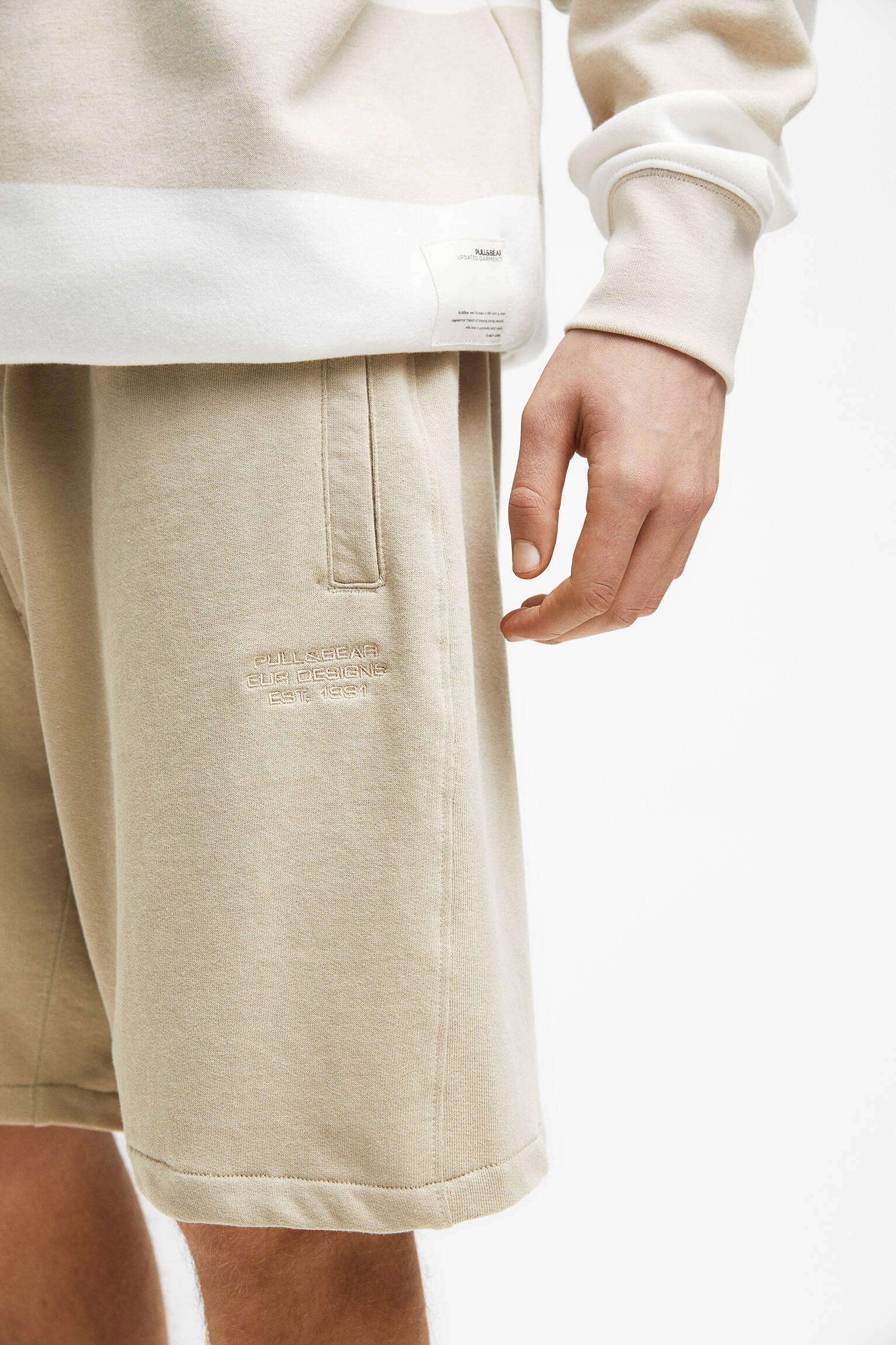 CONJUNTO DE MOLETOM BERMUDA JOGGER - BEGE
