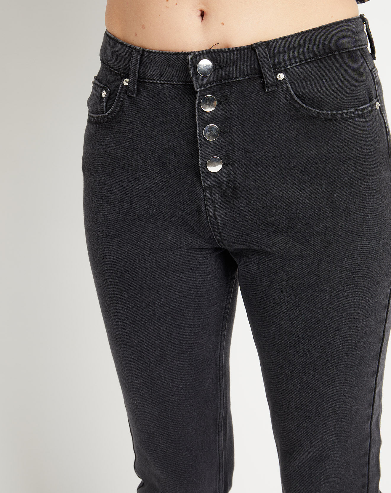 Galeries Lafayette Jean court en Coton Bio Capri boutons noir