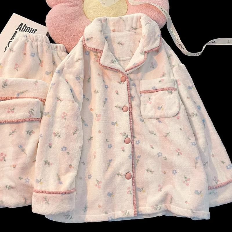 Dazzli - Pyjamaset: Fleece shirt met bloemenkant en broek