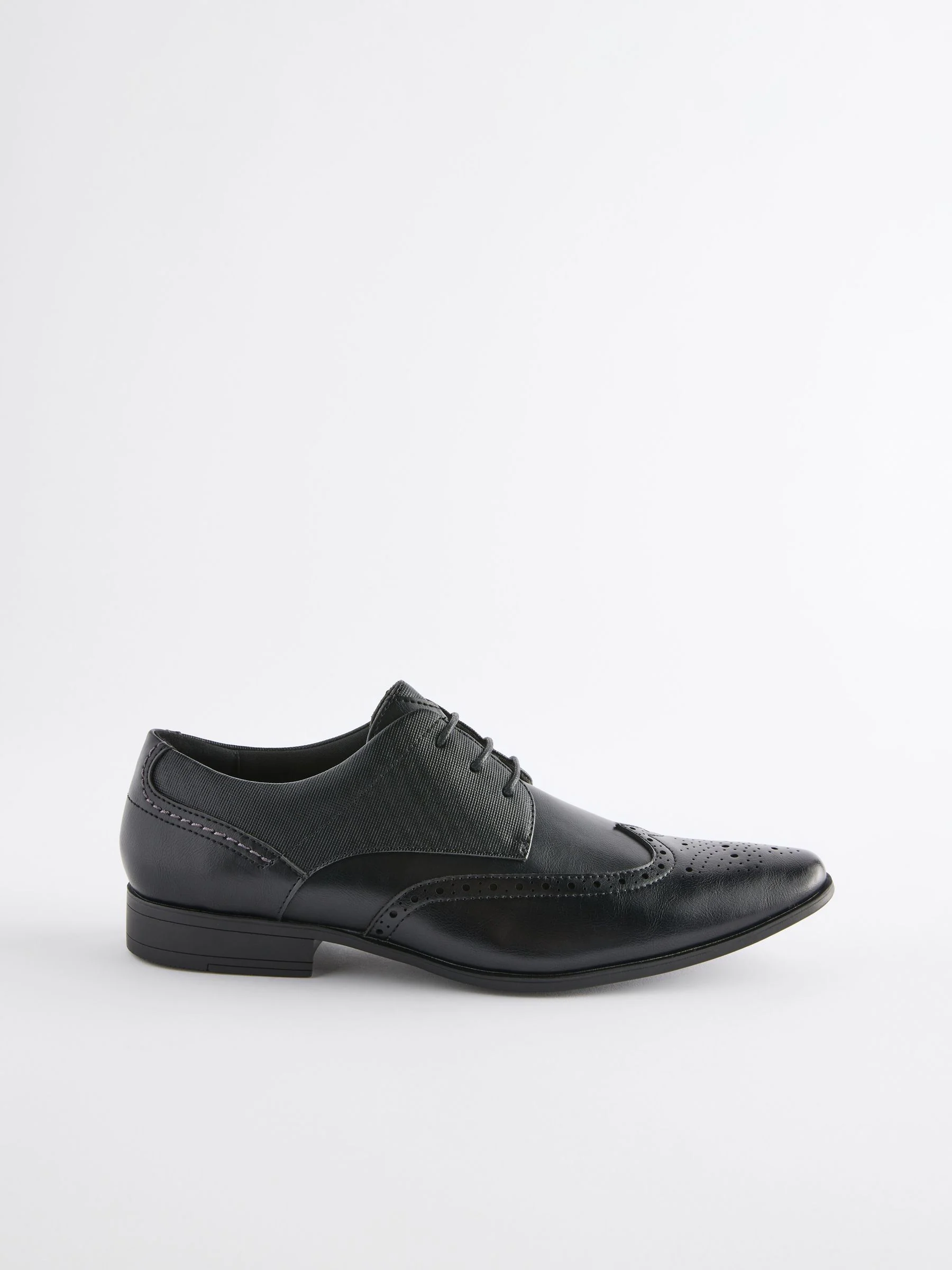 Zwart - Wijde pasvorm - Brogueschoenen