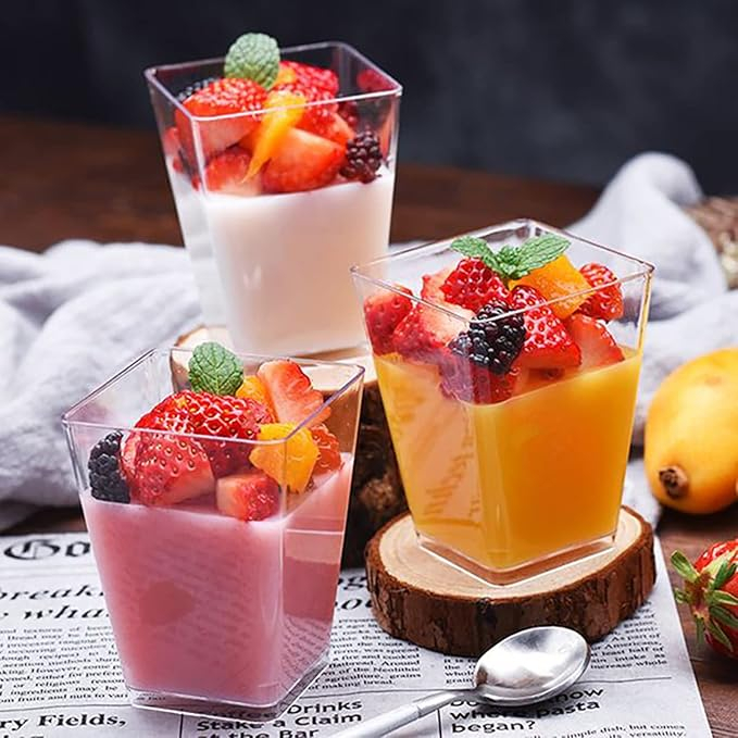 (96-tlg. Set) 75x55mm Einweg Mini Dessert Becher Party Geschirr Schälchen inkl. Löffel für Glacé / Mousse / Pudding - Transparent