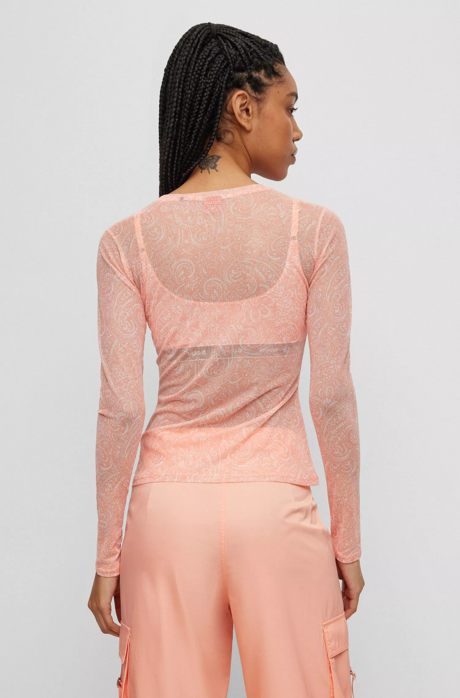 Blusa de manga comprida HUGO vermelha em malha elástica com estampa moderna.