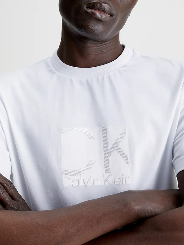 Camiseta de algodão orgânico com logotipo