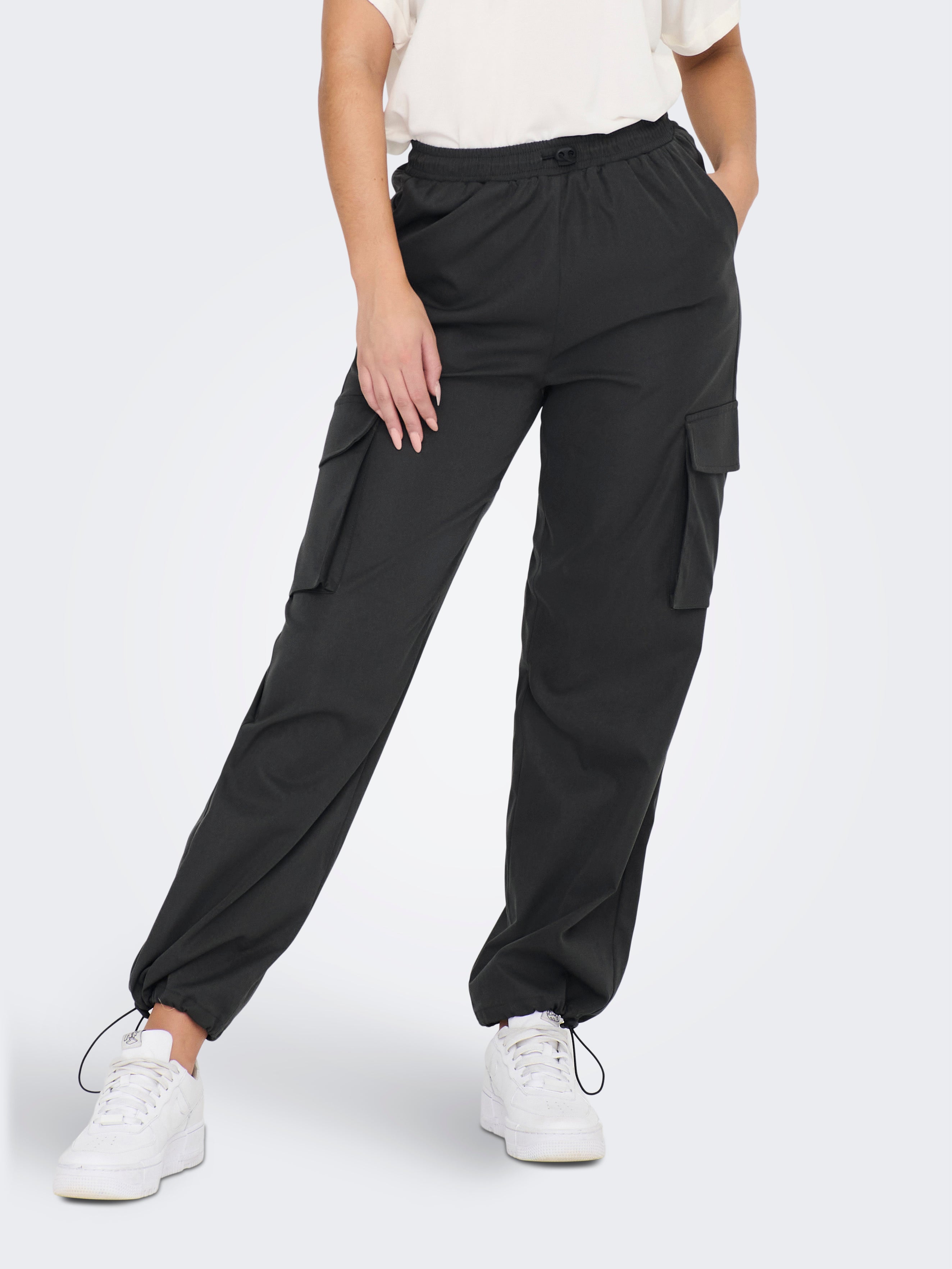 ONLCASHI Hohe Taille Normal geschnitten Cargo-Hose Raven