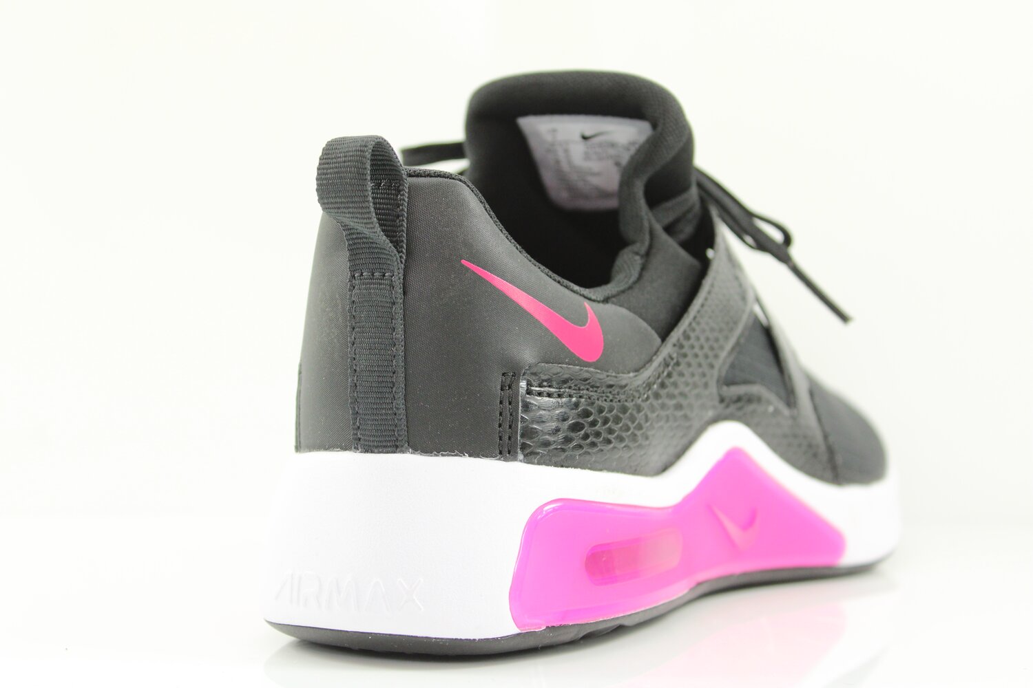 Nike AIR MAX Bella TR 5