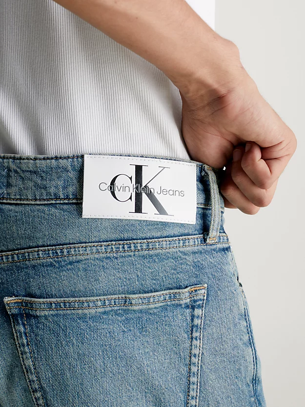 Calça jeans afunilada