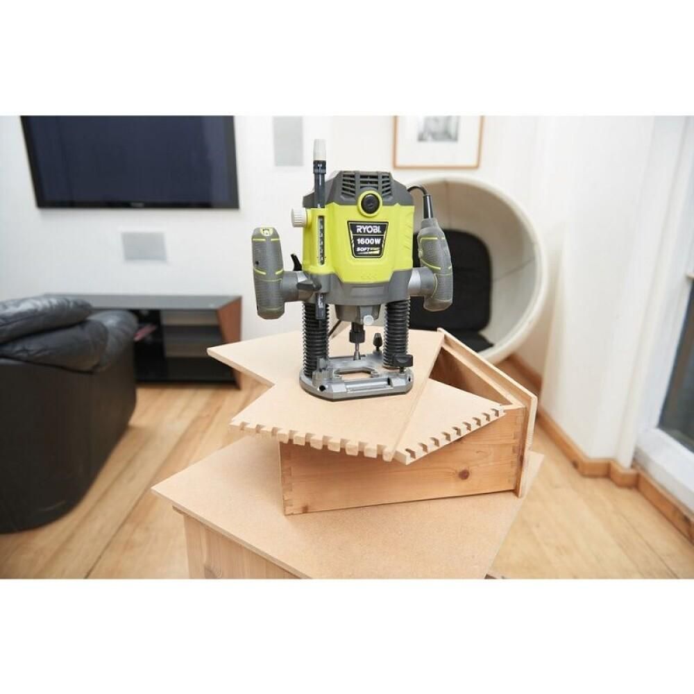 HÅNDOVERFRES RYOBI RRT1600-K 1600W