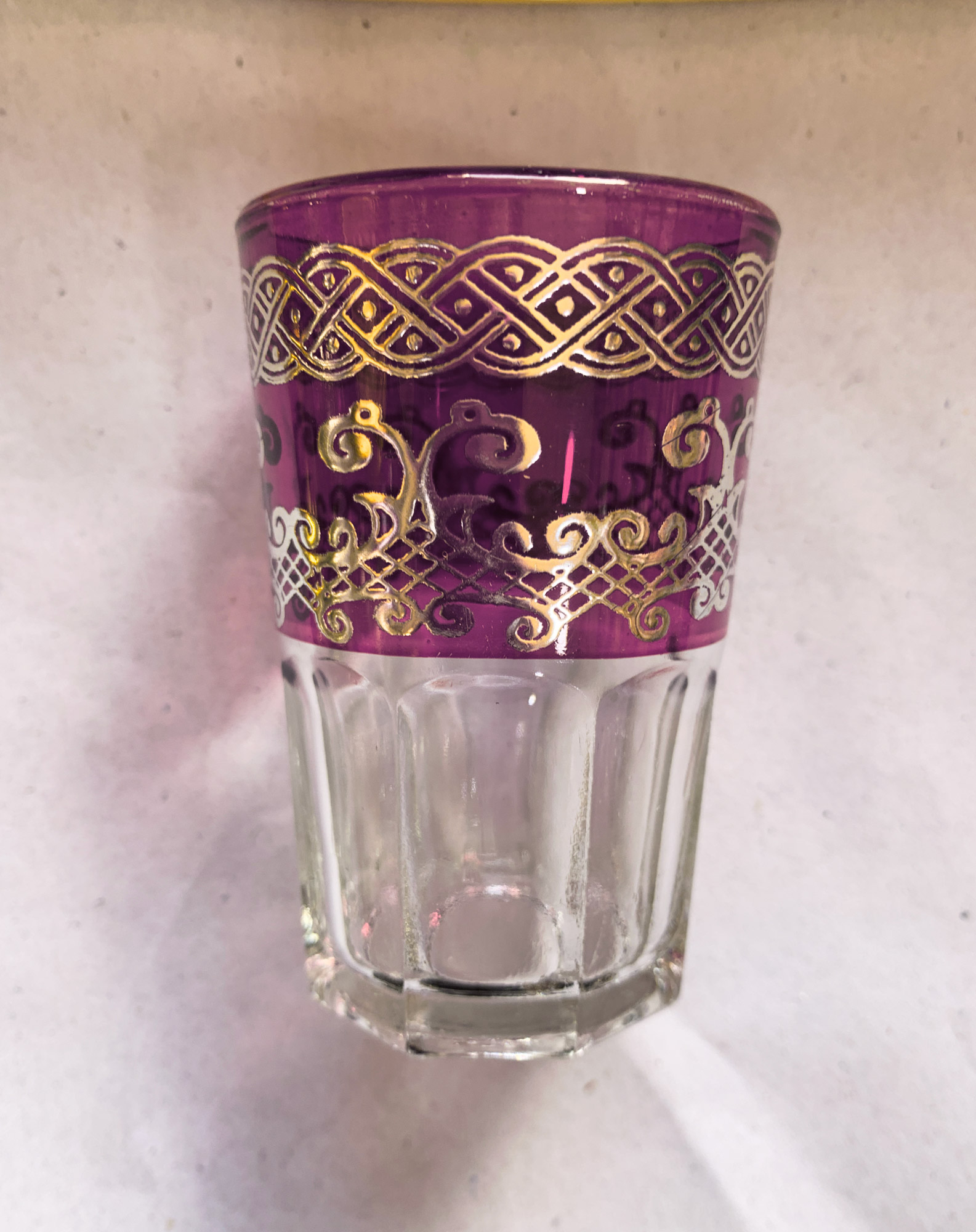 Teeglas 'Selsla' lila-silber, H 9 cm, Ø 5,5 cm zu 4,80