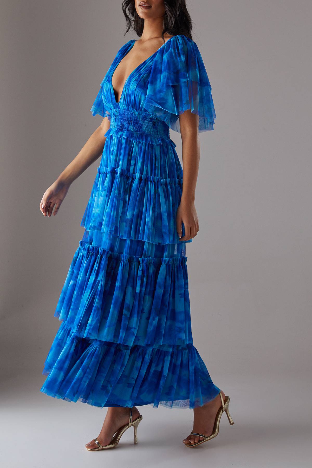 Warehouse Robe Longue Étagée en Tulle Floral à Décolleté Plongeant et Manches Volantées