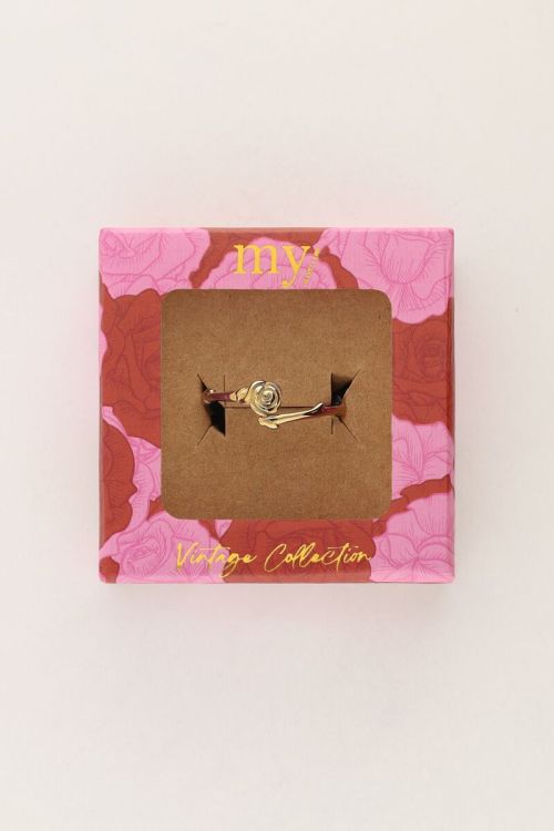 Vintage ring met platte roos