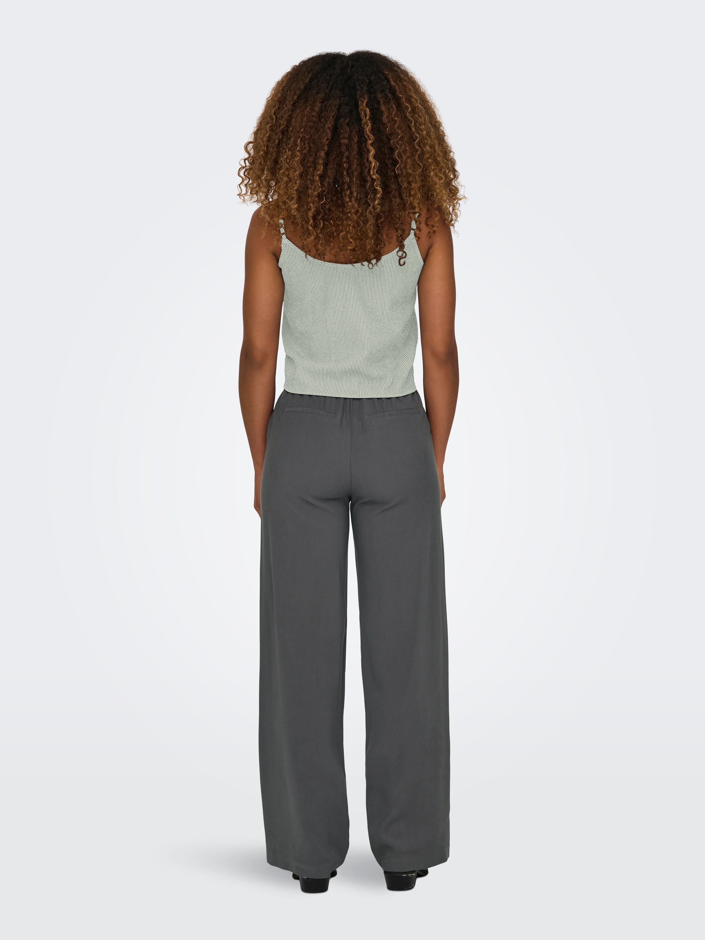 ONLY Trägertop »ONLLECEY SL KNOT SINGLET NOOS WVN«, mit geknotetem Detail