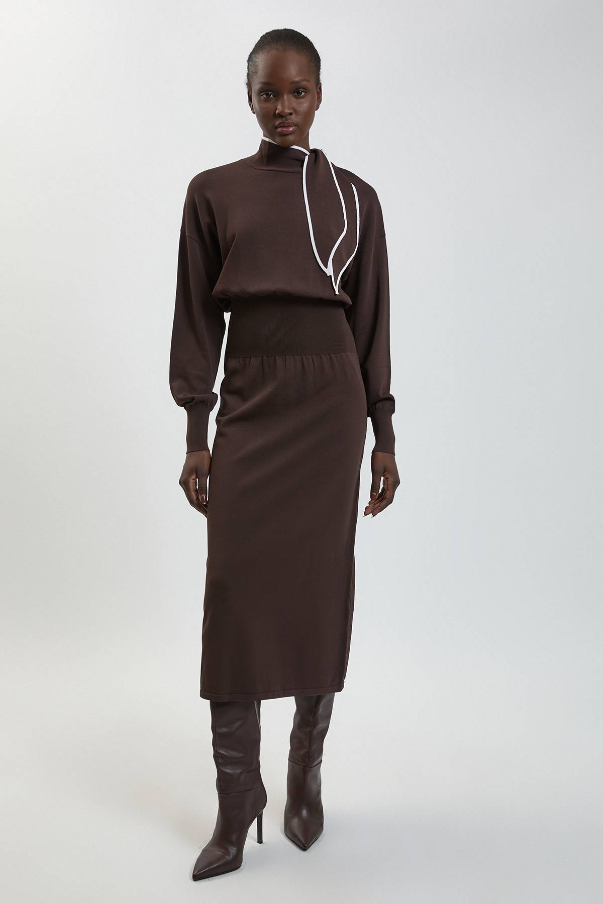 KarenMillen Robe Midi En Maille Avec Détail Cravate Au Col