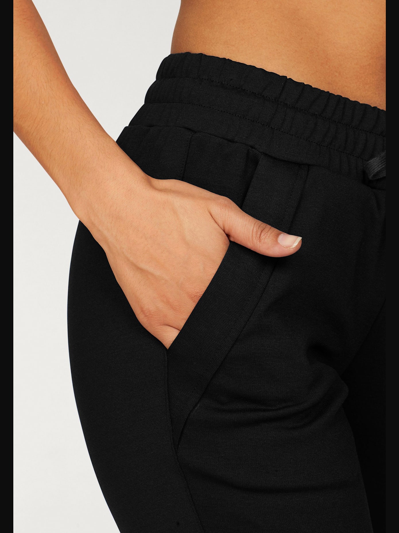 Pantalon détente avec jambes étroites