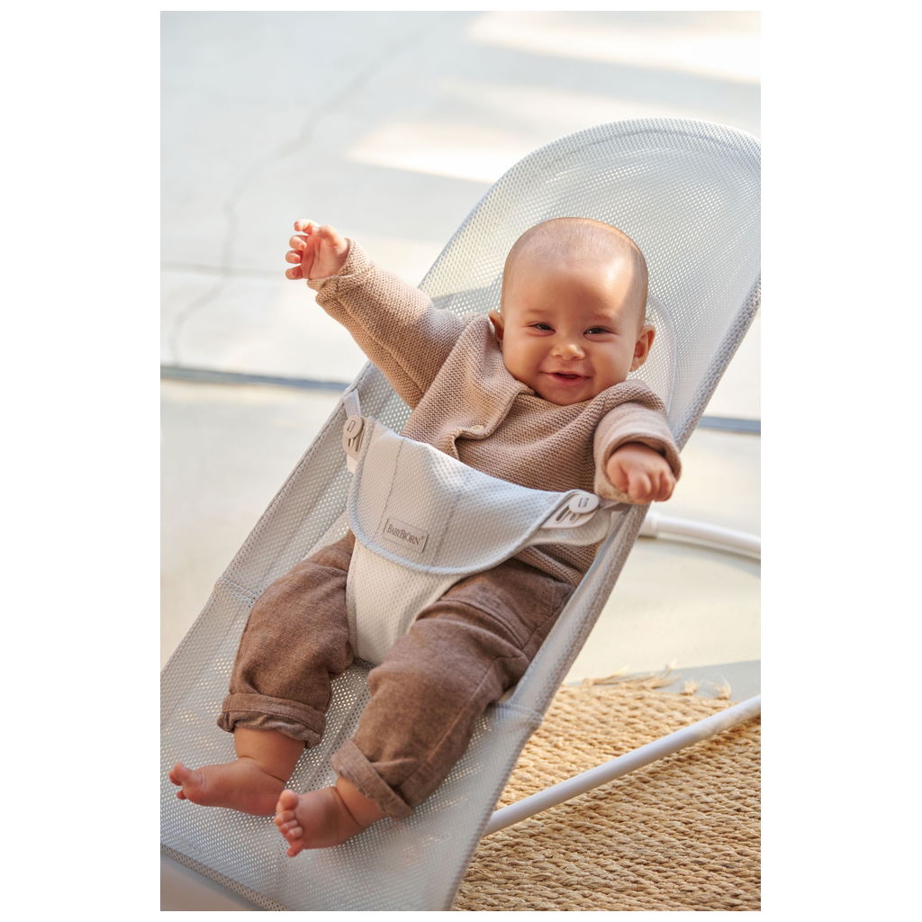 BabyBjörnBabyBjörn   Babywippe Balance Soft Mesh weiss/silber