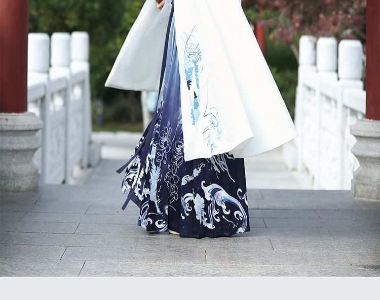 Tangier - Traditionele Chinese mantel met geborduurde, pluizige afwerking