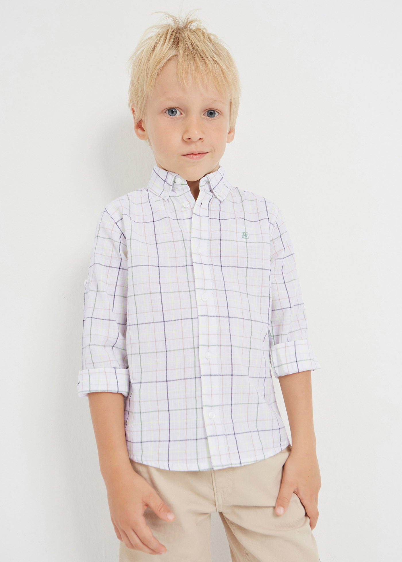 Camisa de manga comprida estampada, feita com algodão sustentável, para meninos.