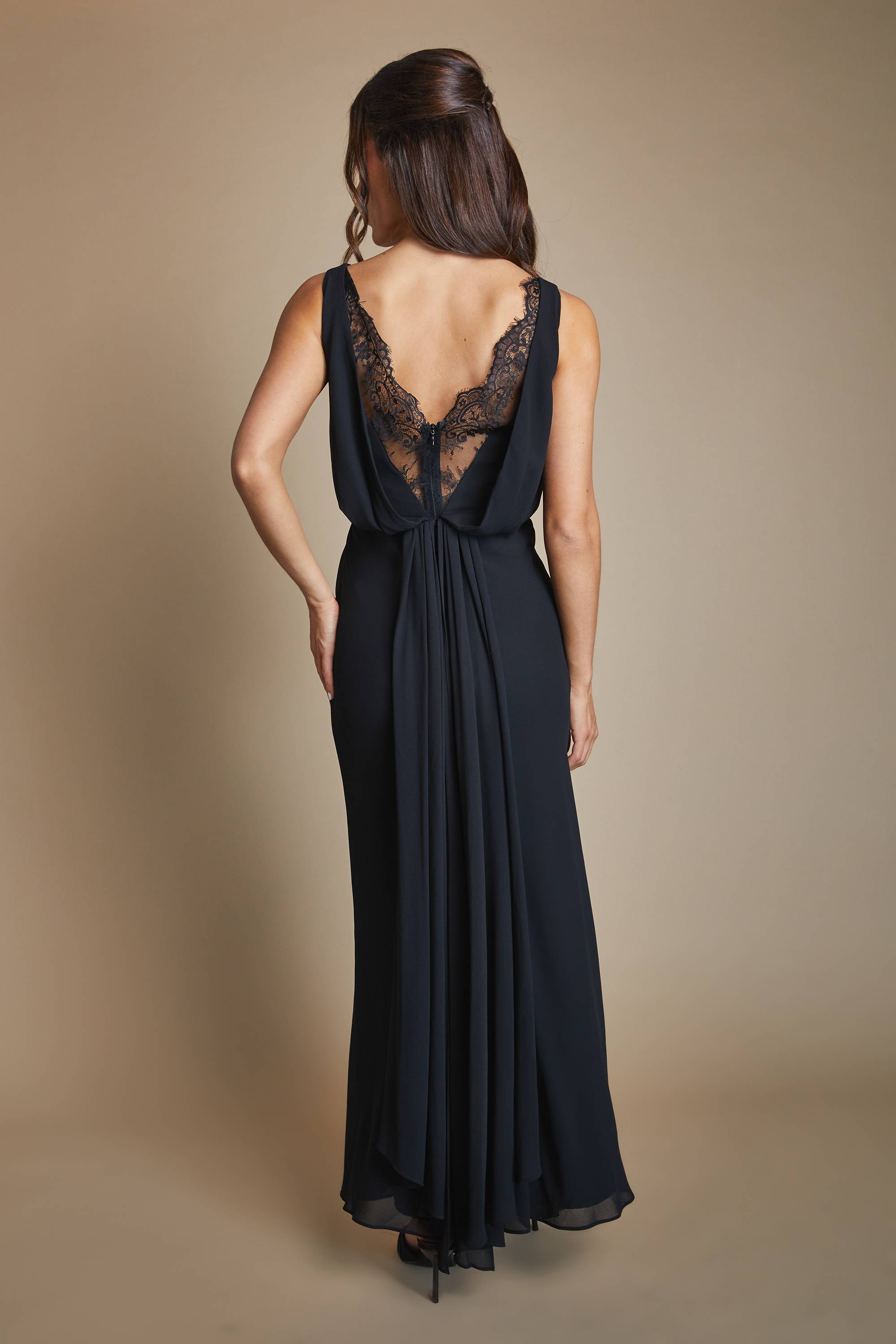 Coast Robe Longue de Demoiselle d'Honneur en Satin avec Détail Dentelle au Dos