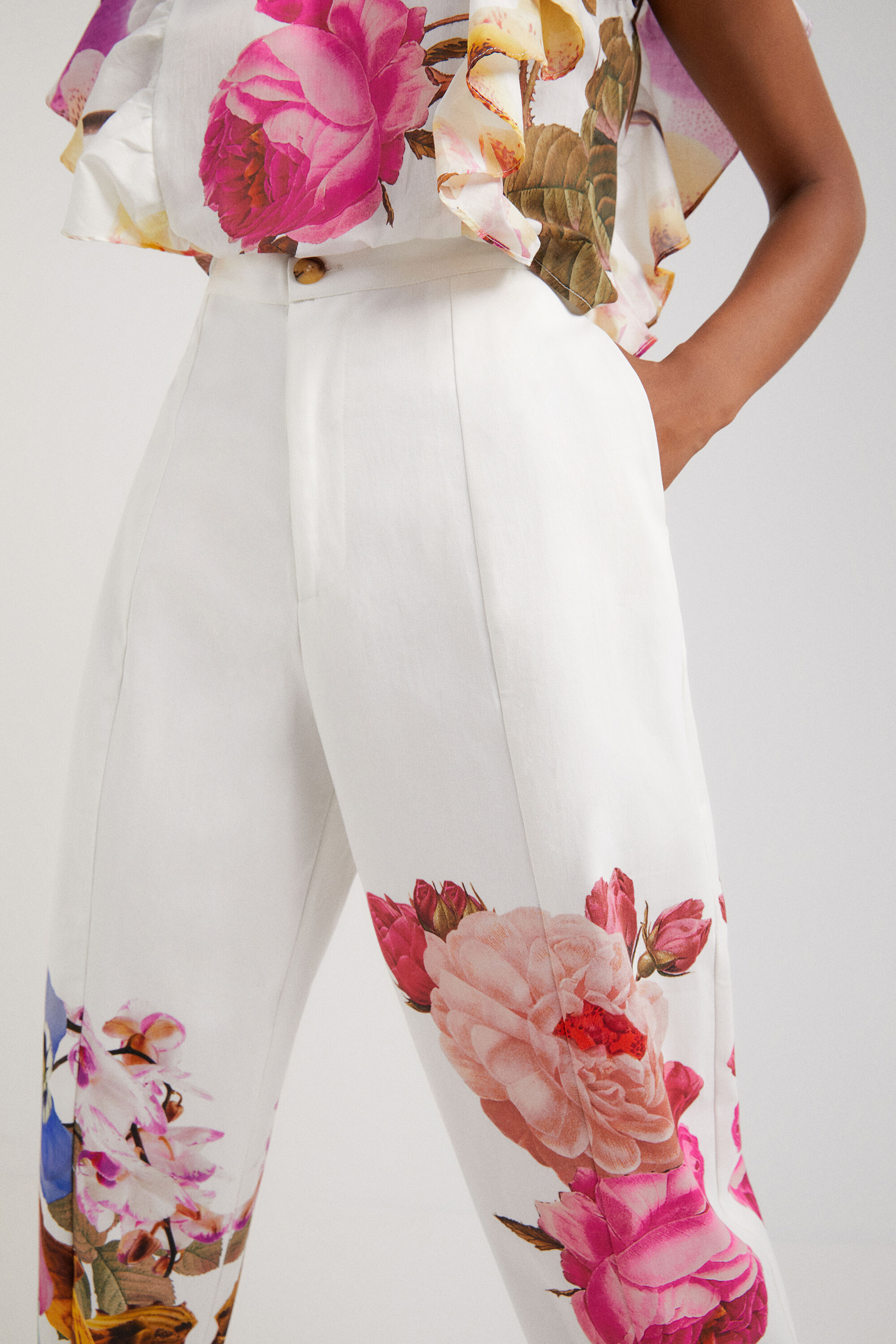 Pantalon baggy fleurs M. Christian Lacroix