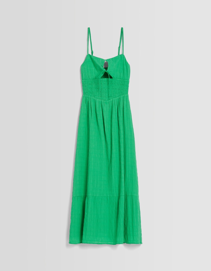 Vestido midi com alças finas, recortes e babados.
