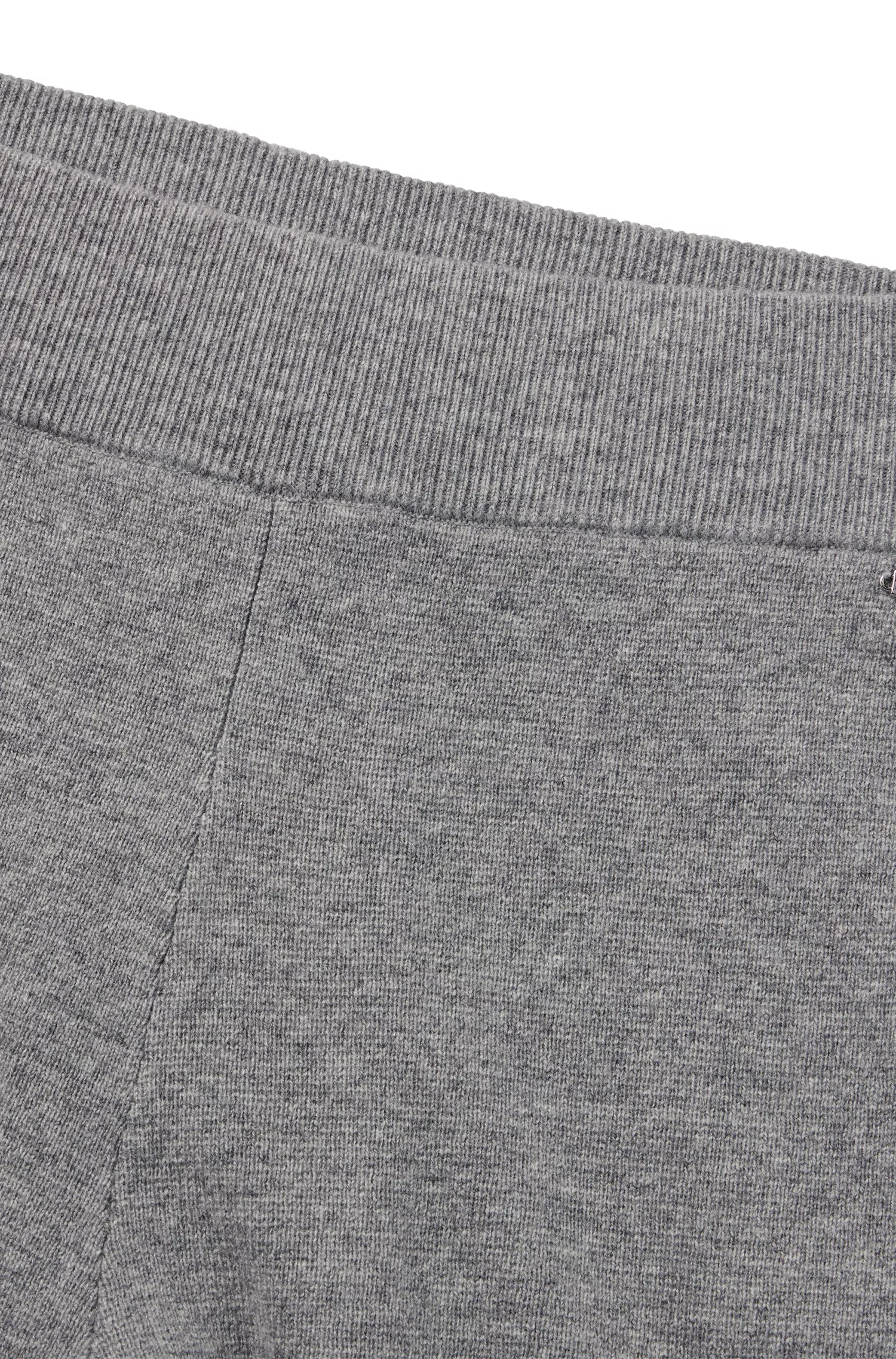Calças BOSS pretas tricotadas em lã virgem e cashmere.