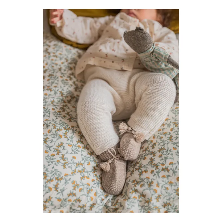 Gentil Coquelicot Chaussons en tricot et pochon brodé | Taupe