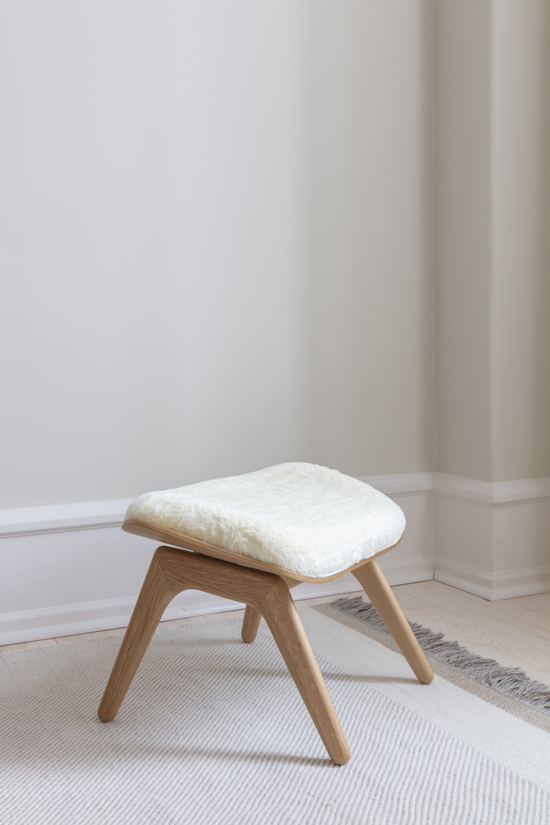 Ottoman houten voetenbank The Reader - naturel eiken Sugar Brown