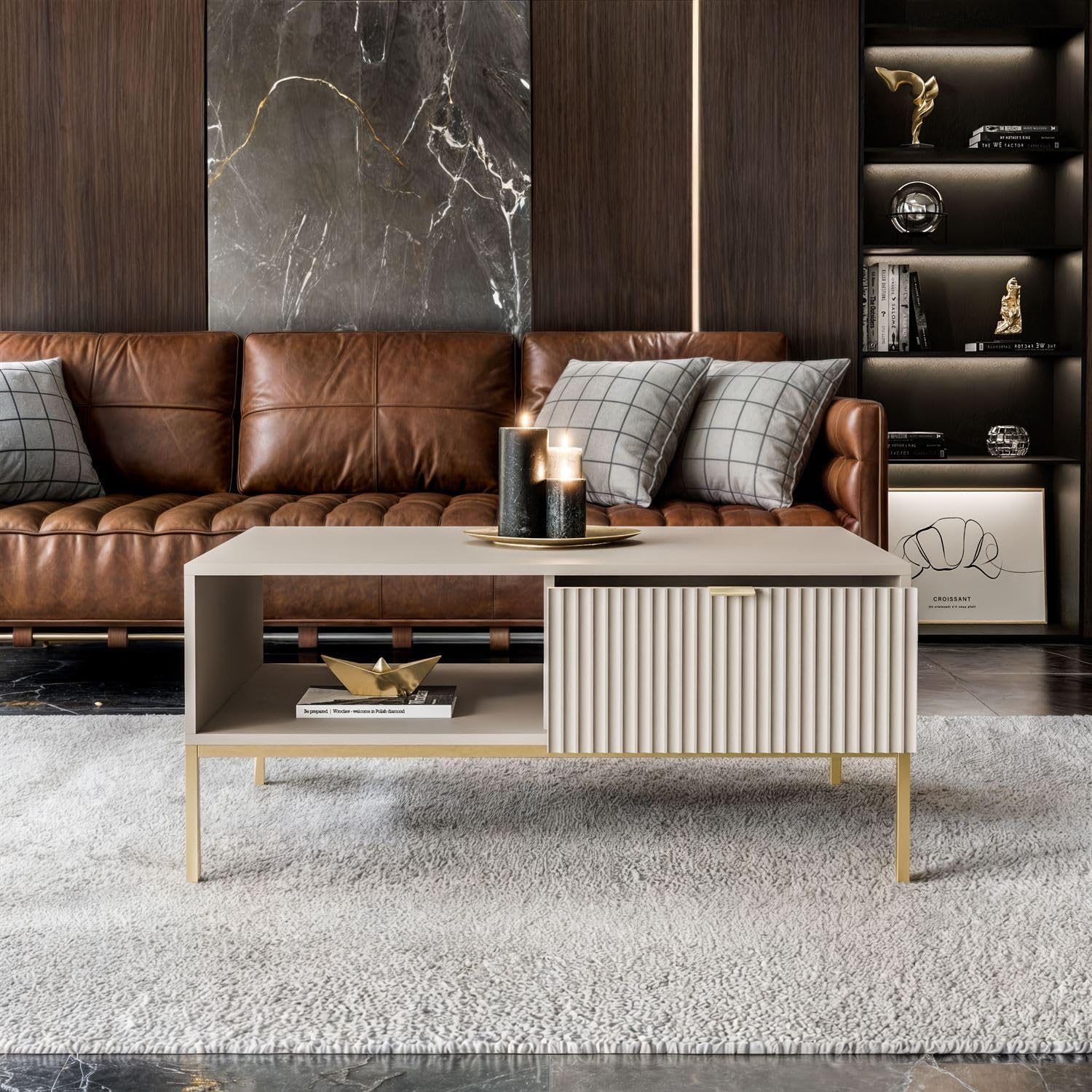 Lookway Couchtisch Cortado Gold L-104 – eleganter Wohnzimmertisch mit Schublade, geriffelte Fronten, goldfarbenes Metallgestell, 104×46×68 cm (Kaschmir)