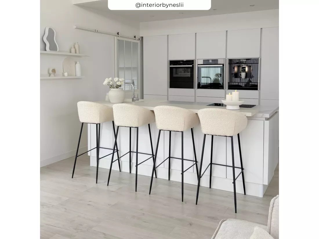 Lot de 2 chaises de bar effet laine bouclette blanche 75 cm - Marquise