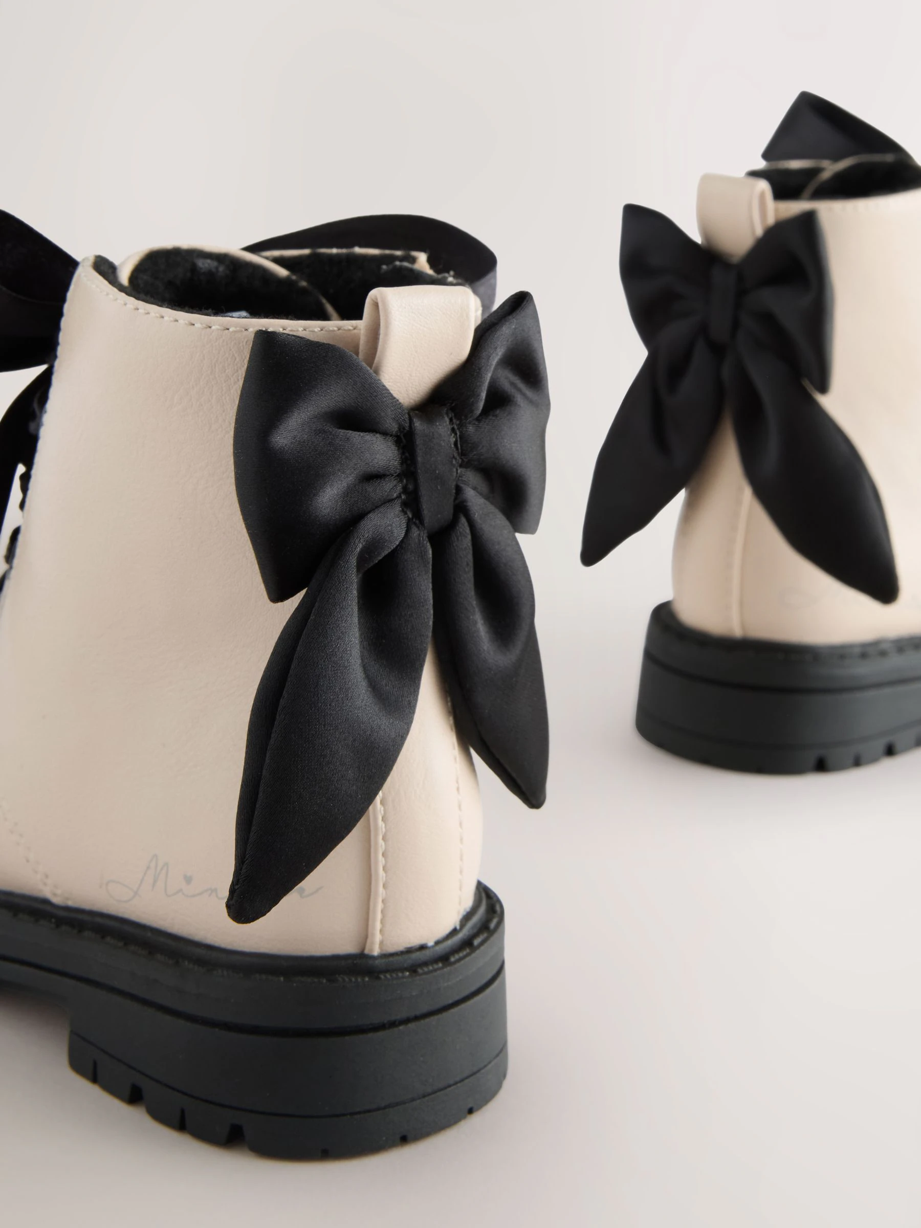 Neutraal - Minnie Mouse Bow Detail Lace Up Enkellaarsjes