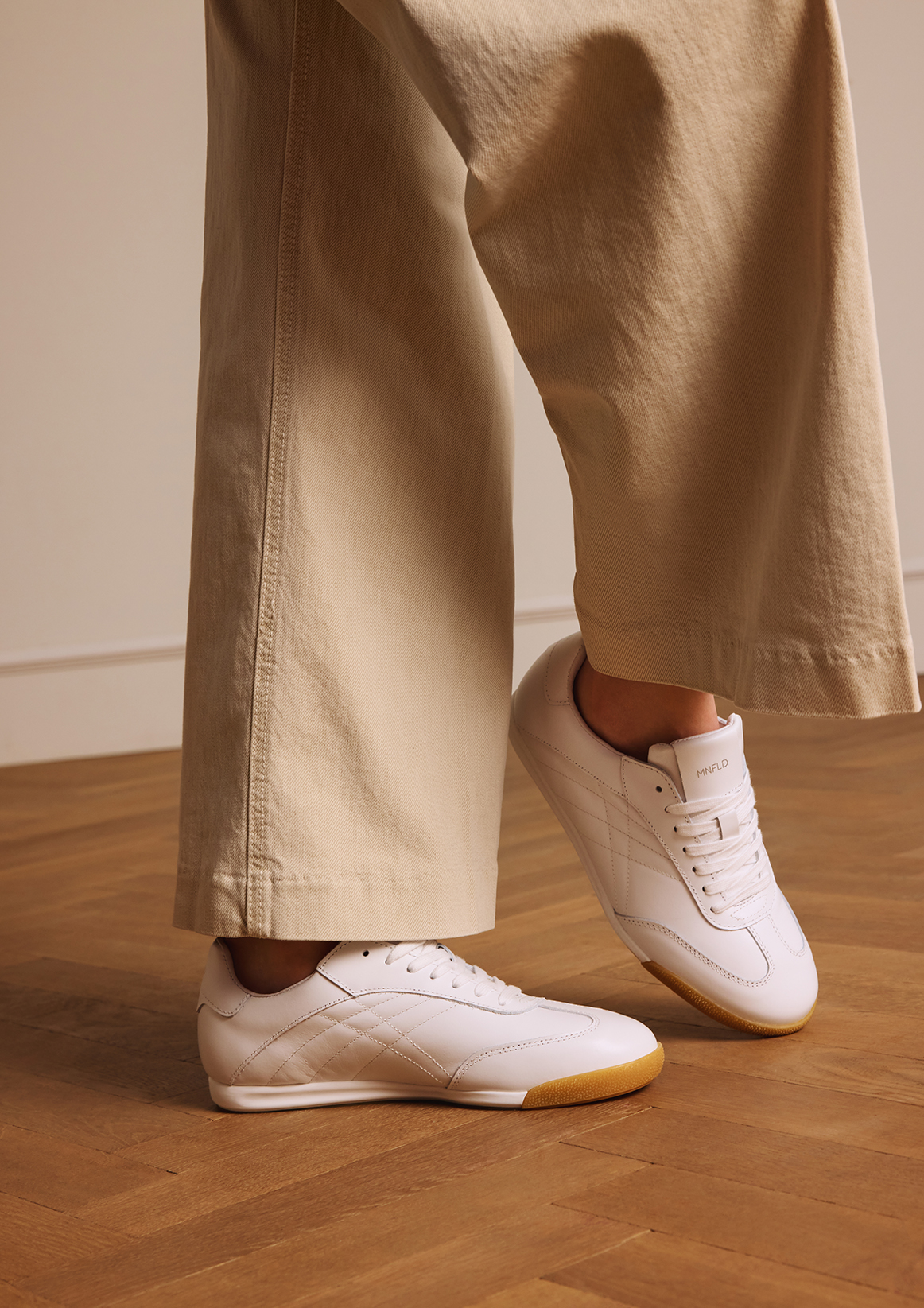 Witte leren sneakers