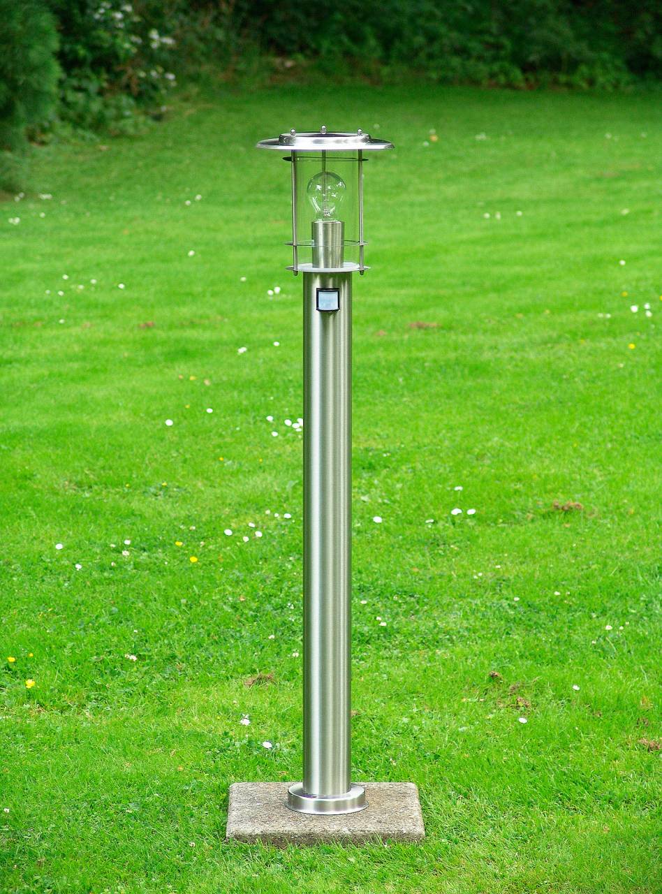 BRILLIANT Lampe York Außenstandleuchte Bewegungsmelder edelstahl | 1x A60, E27, 40W, g.f. Normallampen n. ent. | IP-Schutzart: 44 - spritzwassergeschützt | Mit einstellbarem Bewegungsmelder