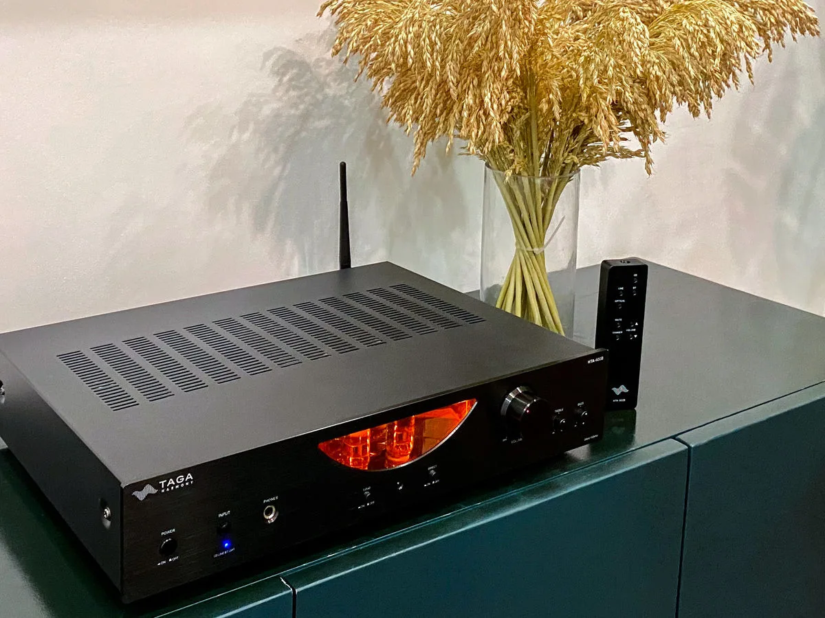 Taga Harmony HTA-600 Noir Amplis hi-fi stéréo