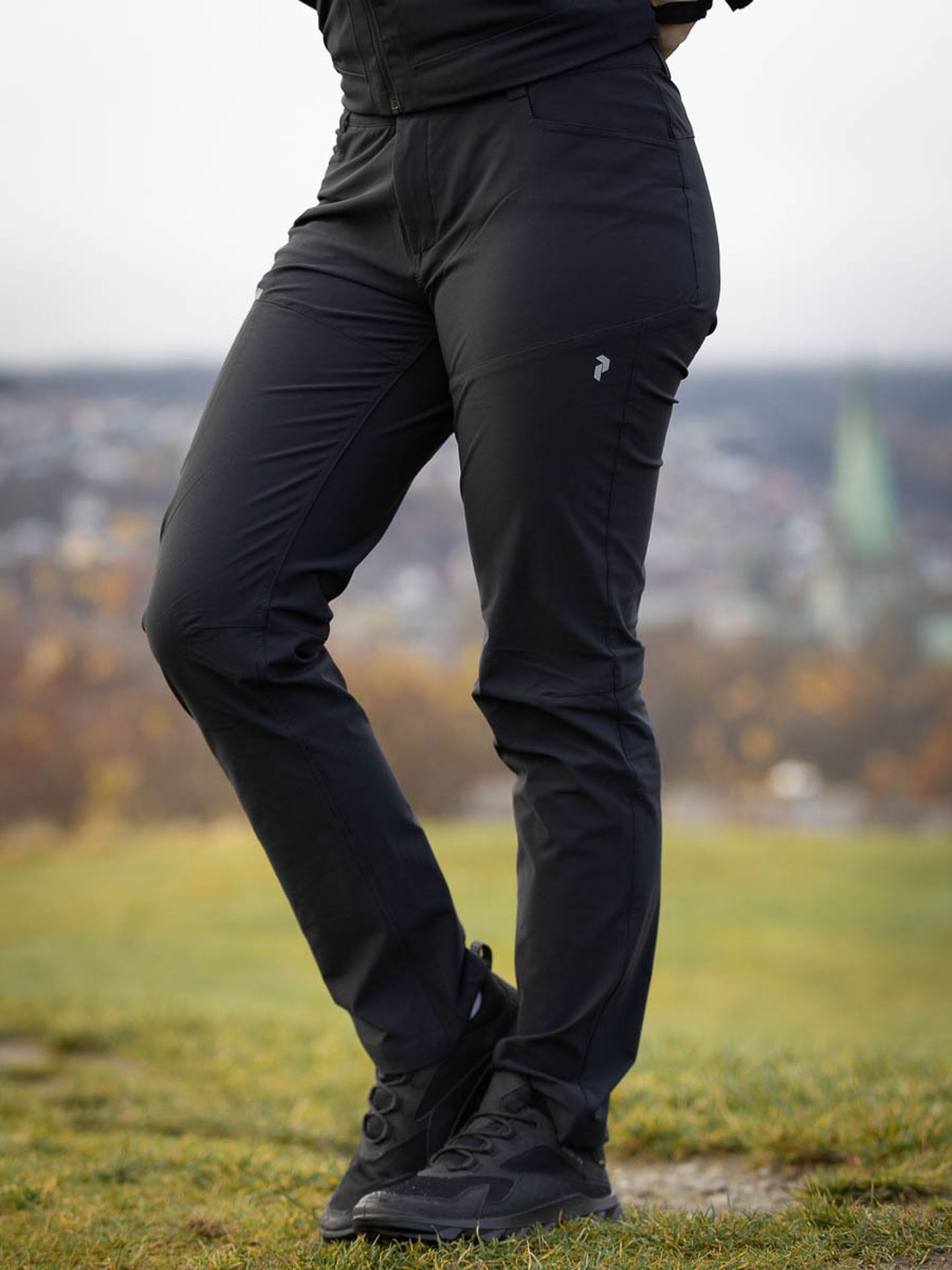W Outdoor Soft Shell Pants