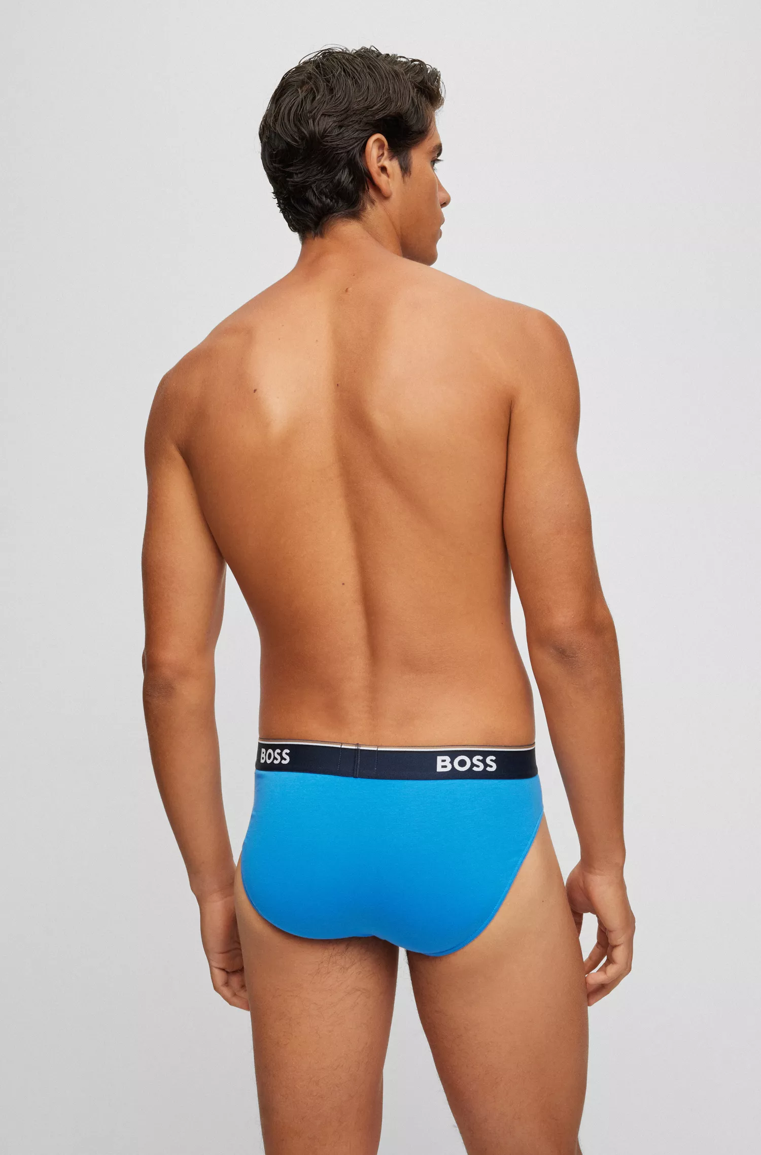 Cuecas BOSS pretas, pacote com três unidades, em algodão elástico com cós com o logotipo da marca.