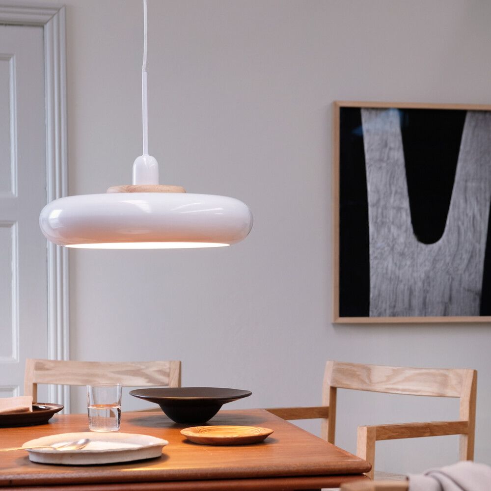 TAKLAMPE DYBERG LARSEN PLANET HVIT