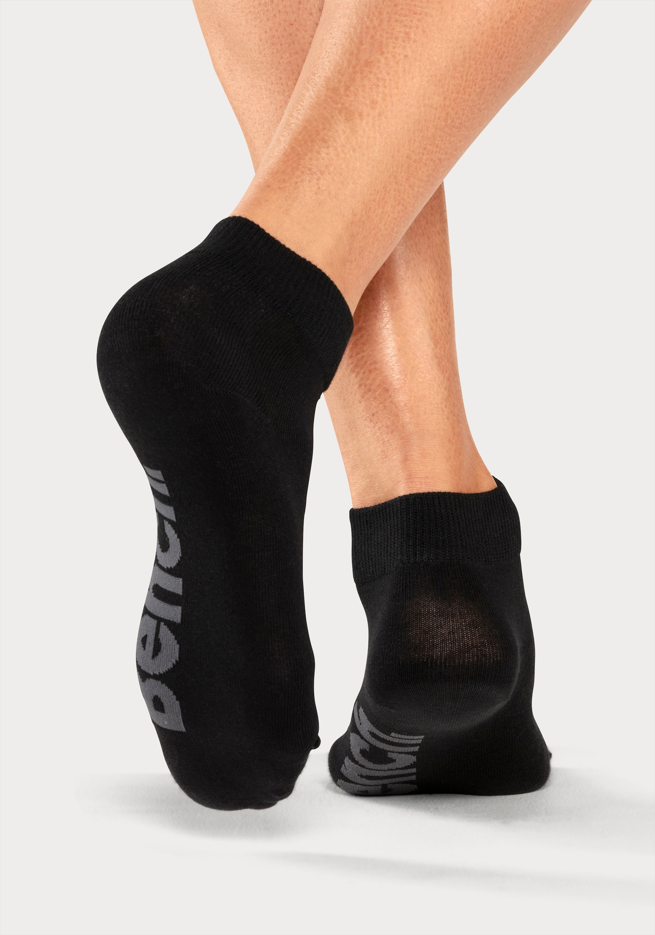 Bench. Kurzsocken Federtasche, 7 Stk. tlg. in ansprechendem Mäppchen mit Reissverschluss