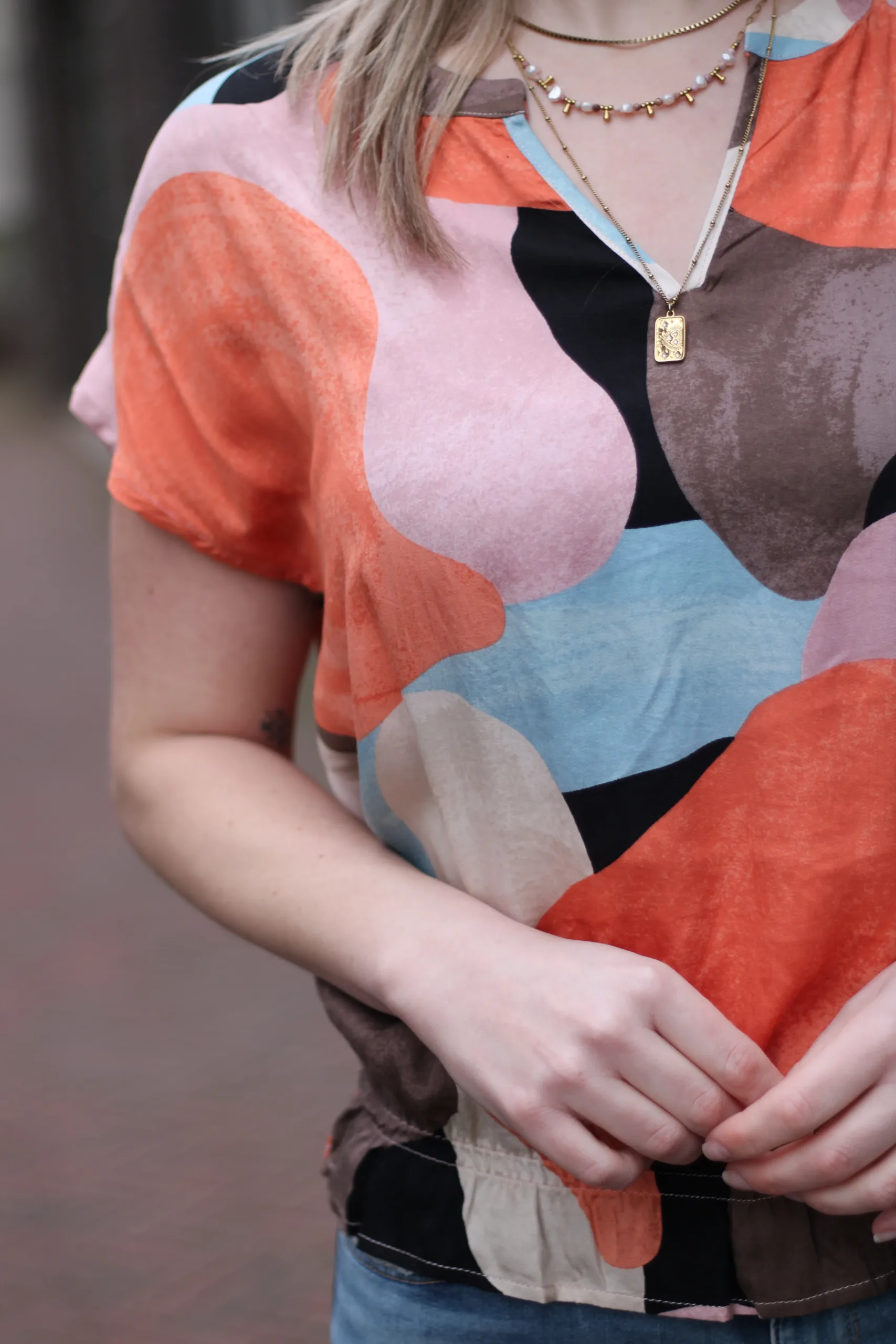 Culture - Dana Capsleeve Blouse - Dusted Clay Art