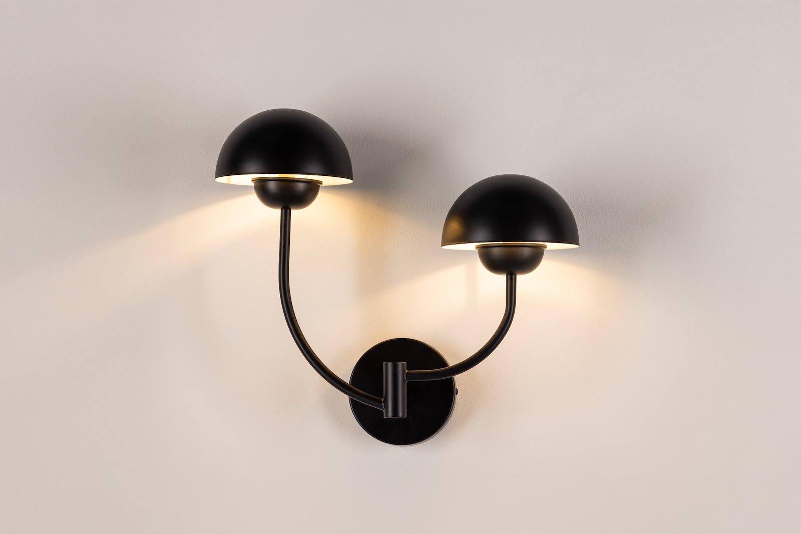 Daka vegglampe Sort