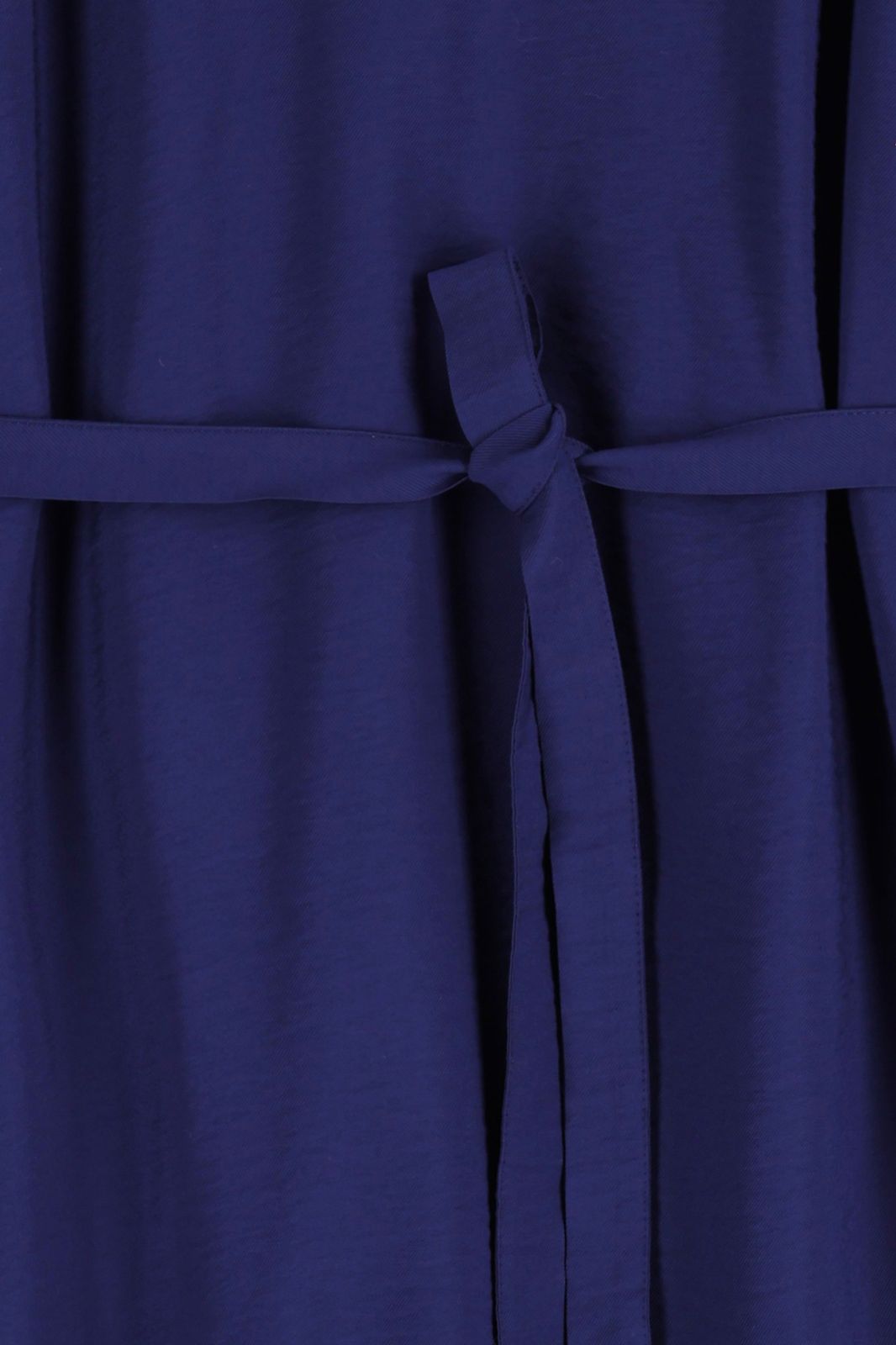 Donkerblauwe midi jurk met V-hals