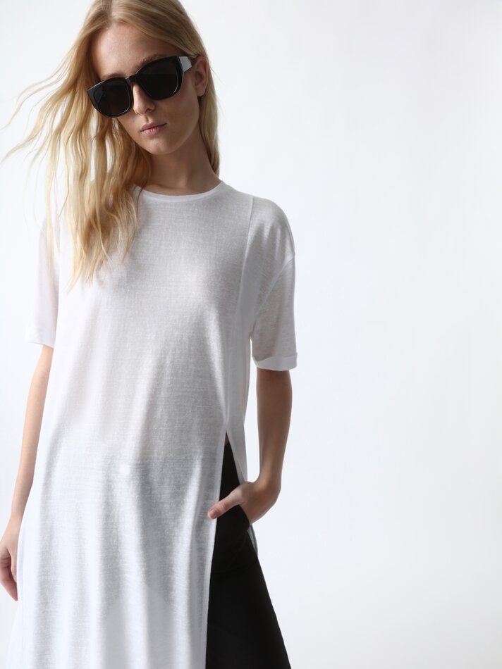 Camiseta longa com fenda - Branca