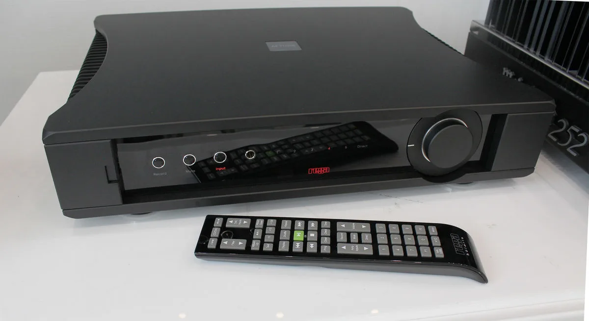 Rega Aethos Noir Amplis hi-fi stéréo